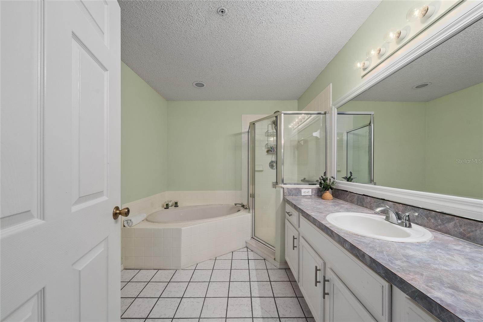703 SWAN LN, ALTAMONTE SPRINGS, FL, 32701