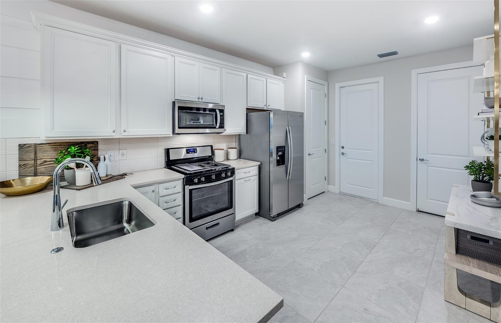 29040 CORAL HARBOUR DR, ENGLEWOOD, FL, 34223