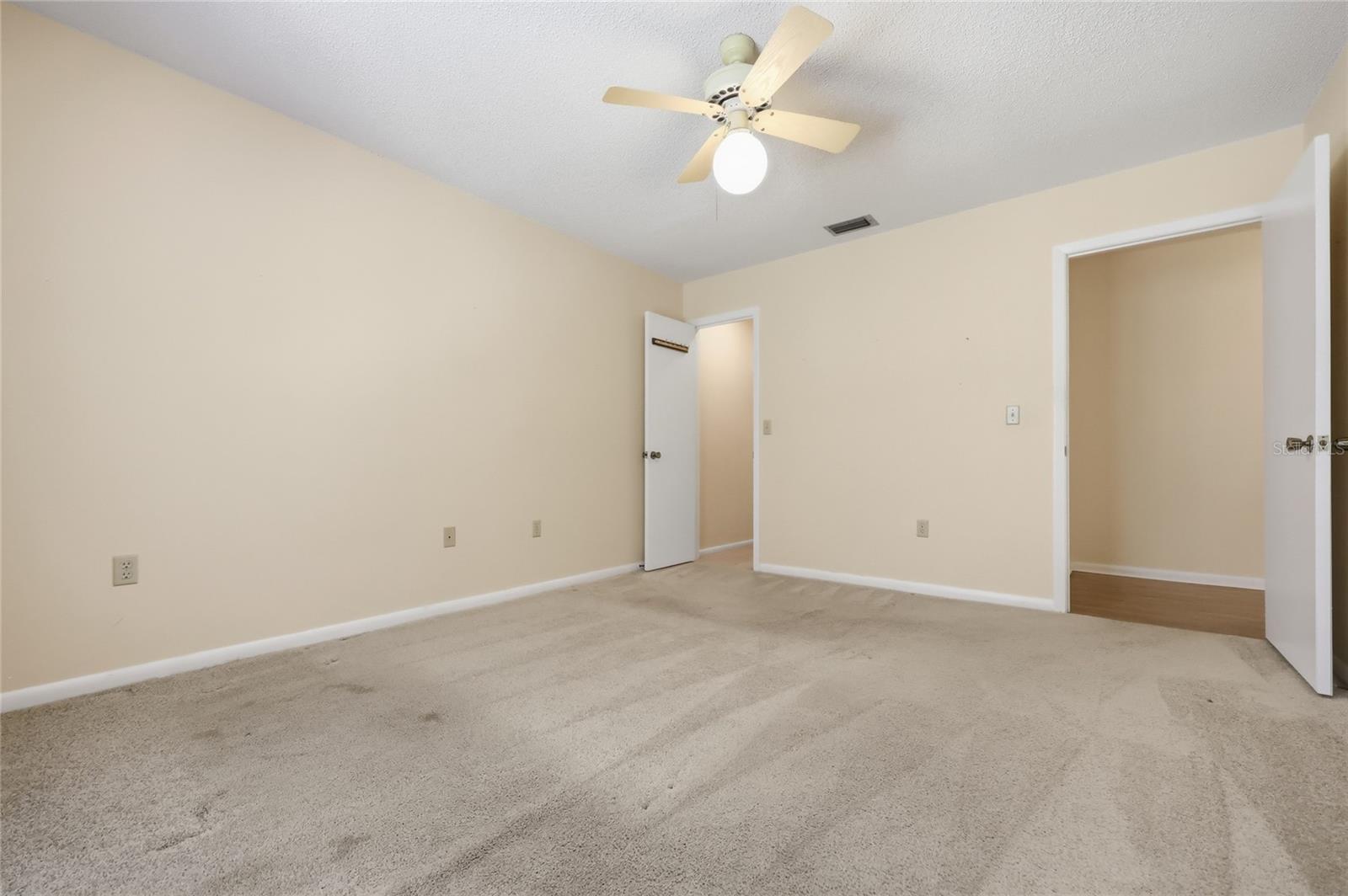 1352 ERROL PKWY, APOPKA, FL, 32712