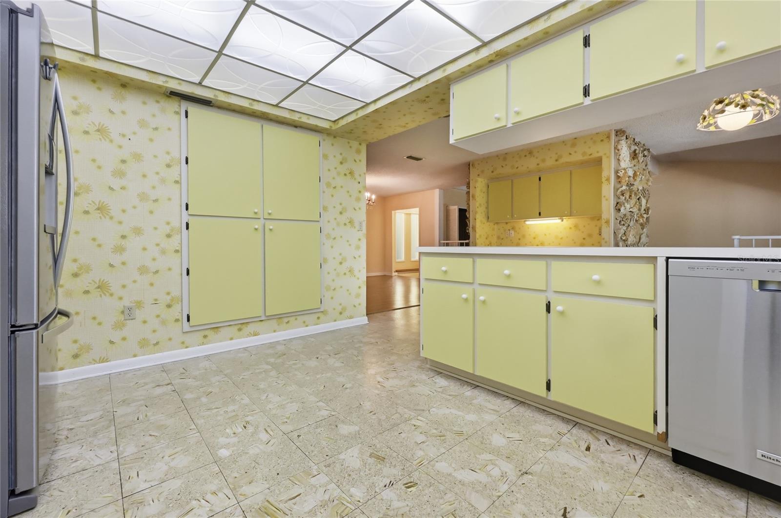 1352 ERROL PKWY, APOPKA, FL, 32712