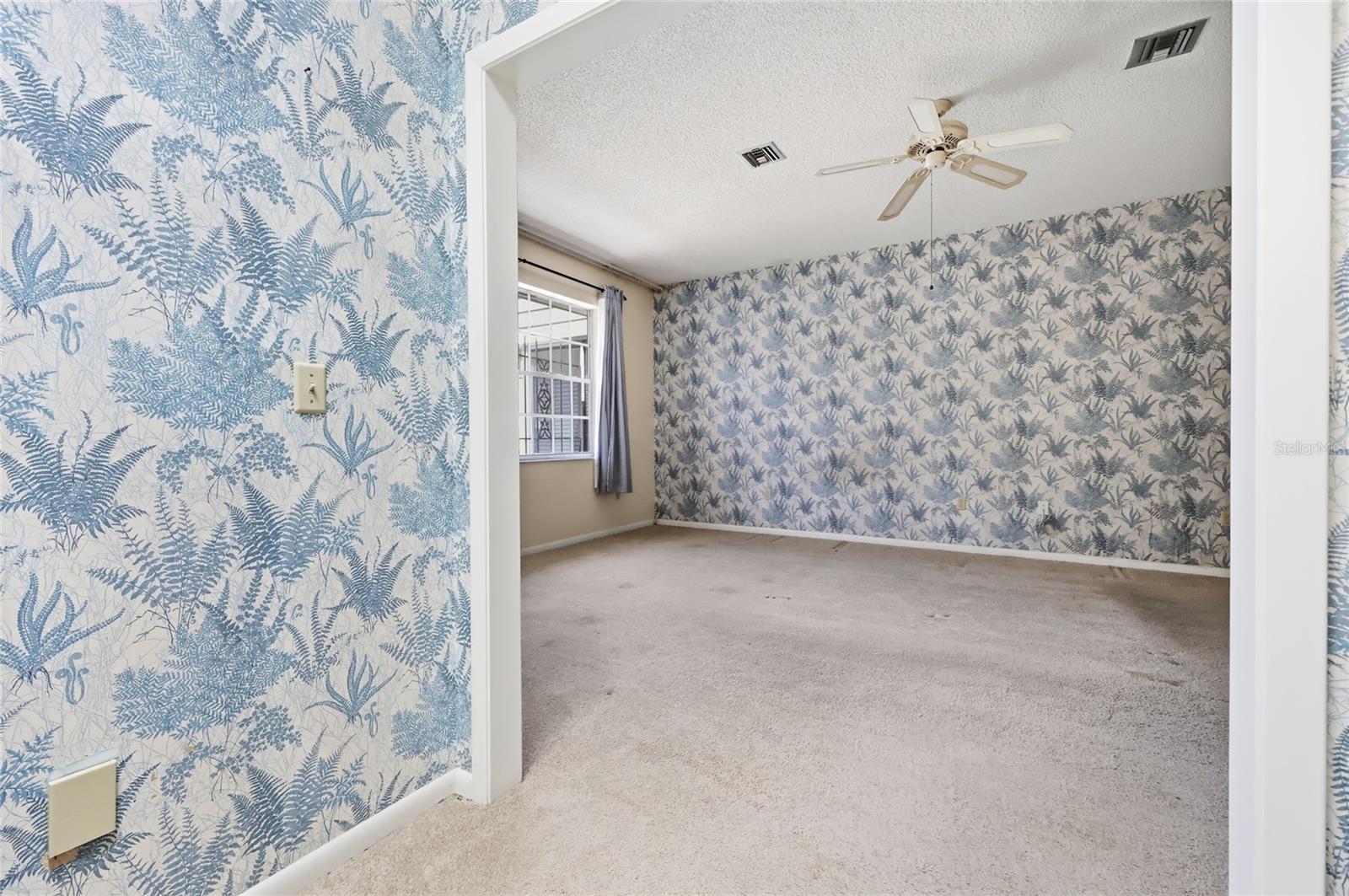 1352 ERROL PKWY, APOPKA, FL, 32712