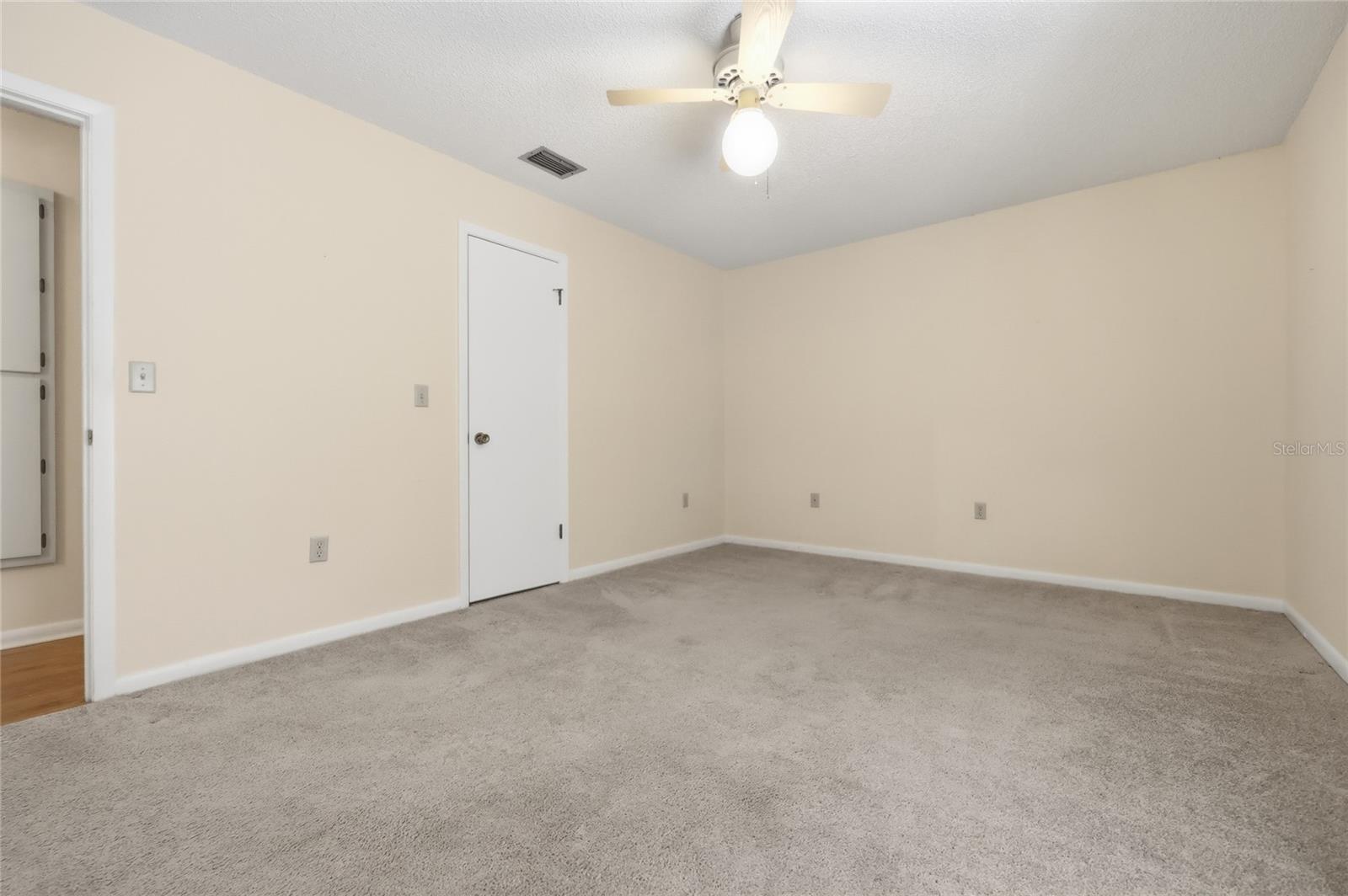 1352 ERROL PKWY, APOPKA, FL, 32712