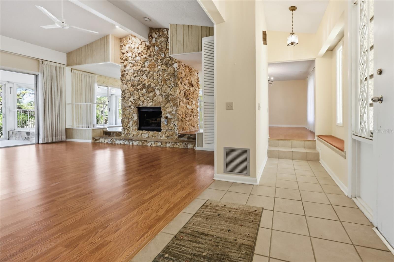 1352 ERROL PKWY, APOPKA, FL, 32712