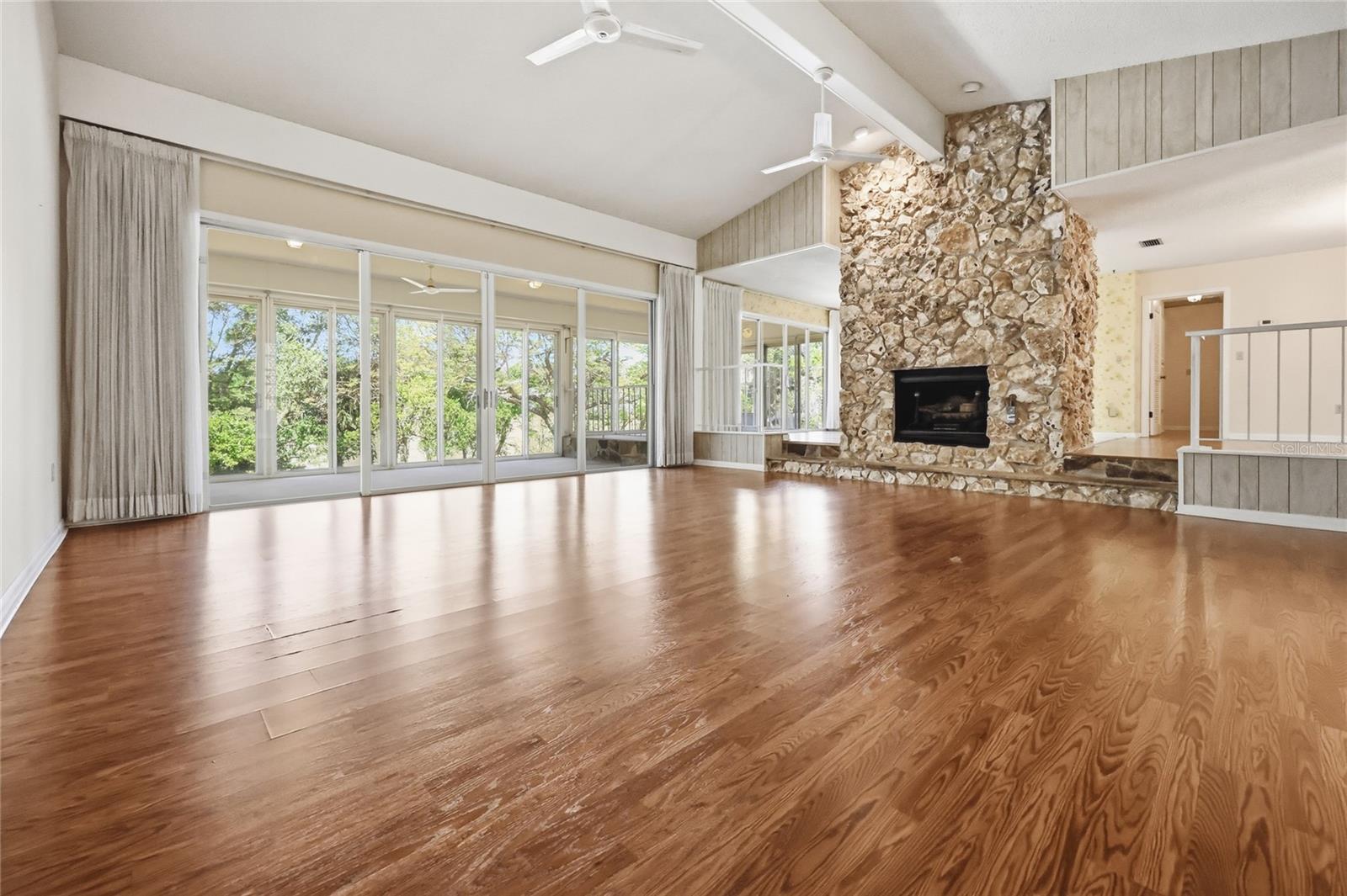 1352 ERROL PKWY, APOPKA, FL, 32712