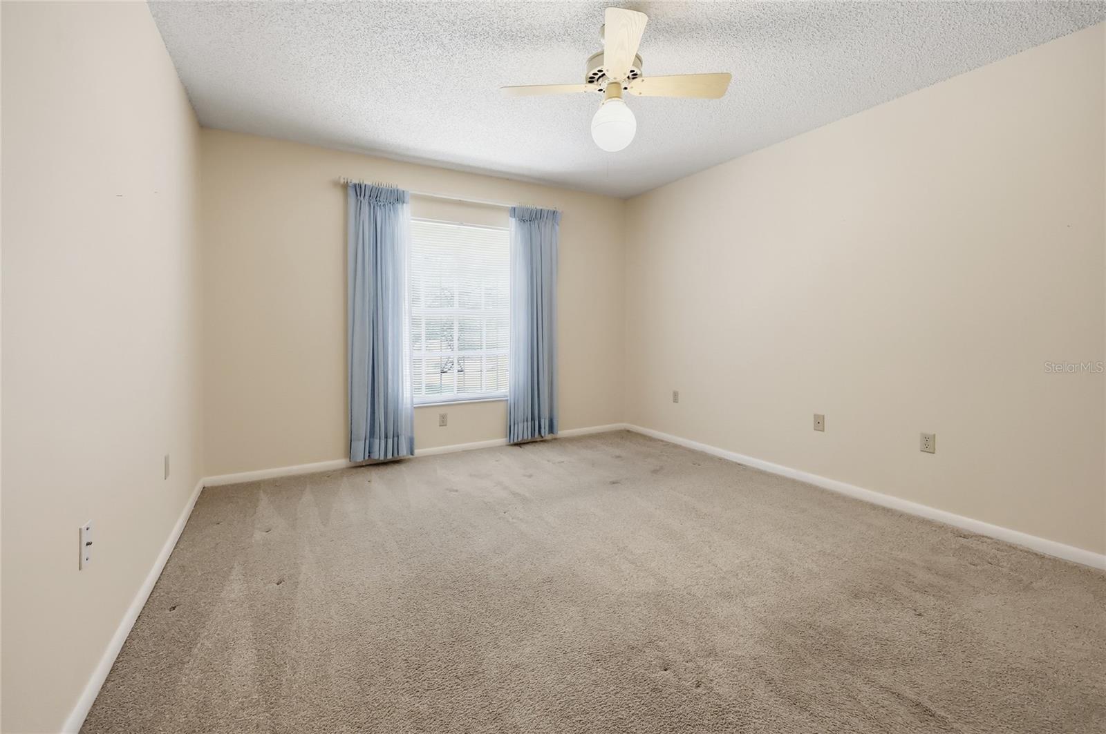 1352 ERROL PKWY, APOPKA, FL, 32712