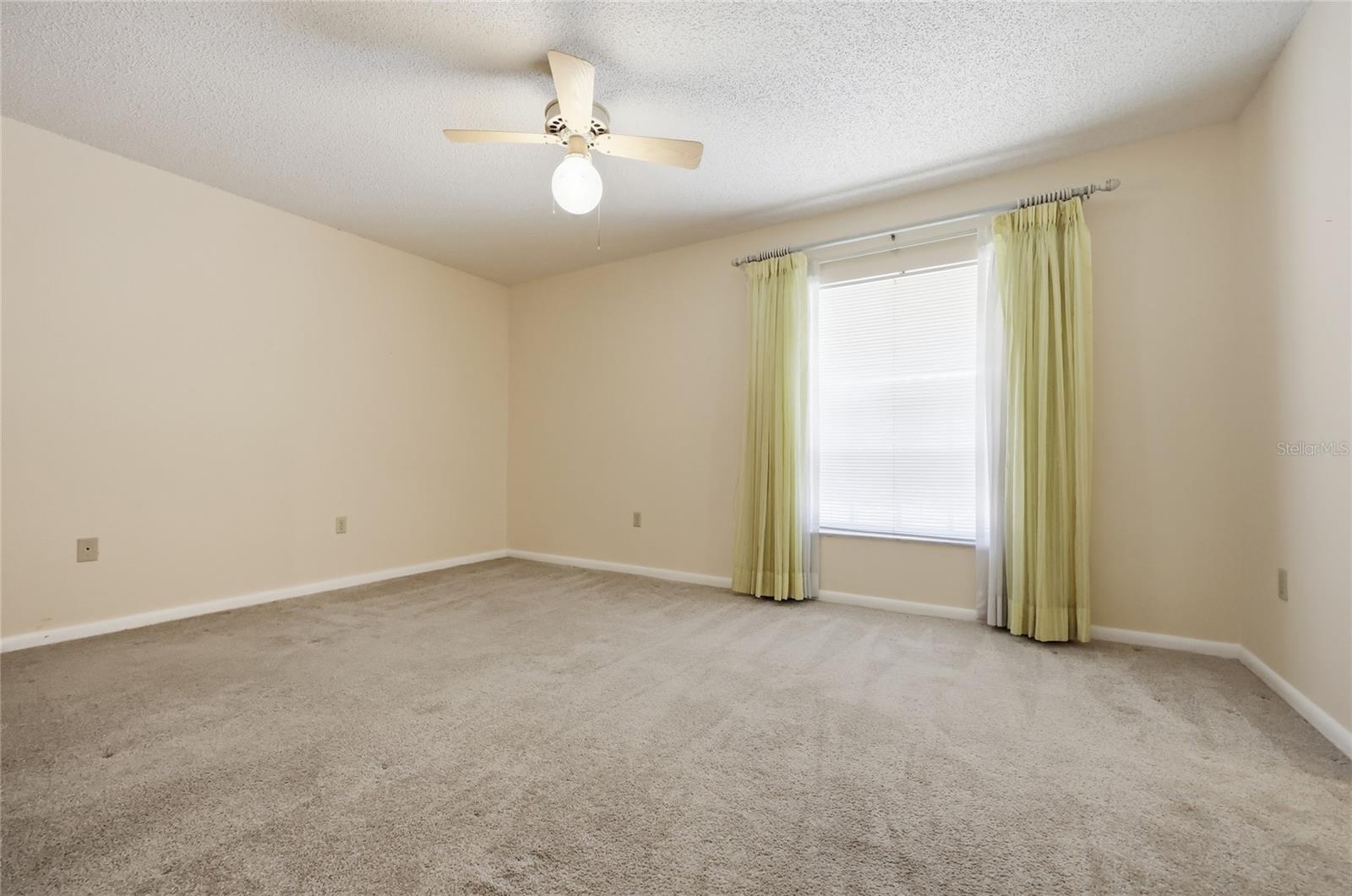 1352 ERROL PKWY, APOPKA, FL, 32712
