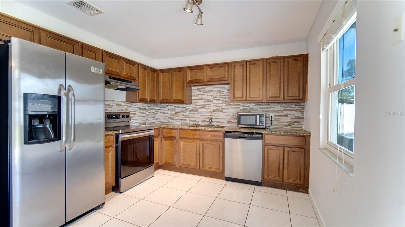 637 MESILLA DR, KISSIMMEE, FL, 34758