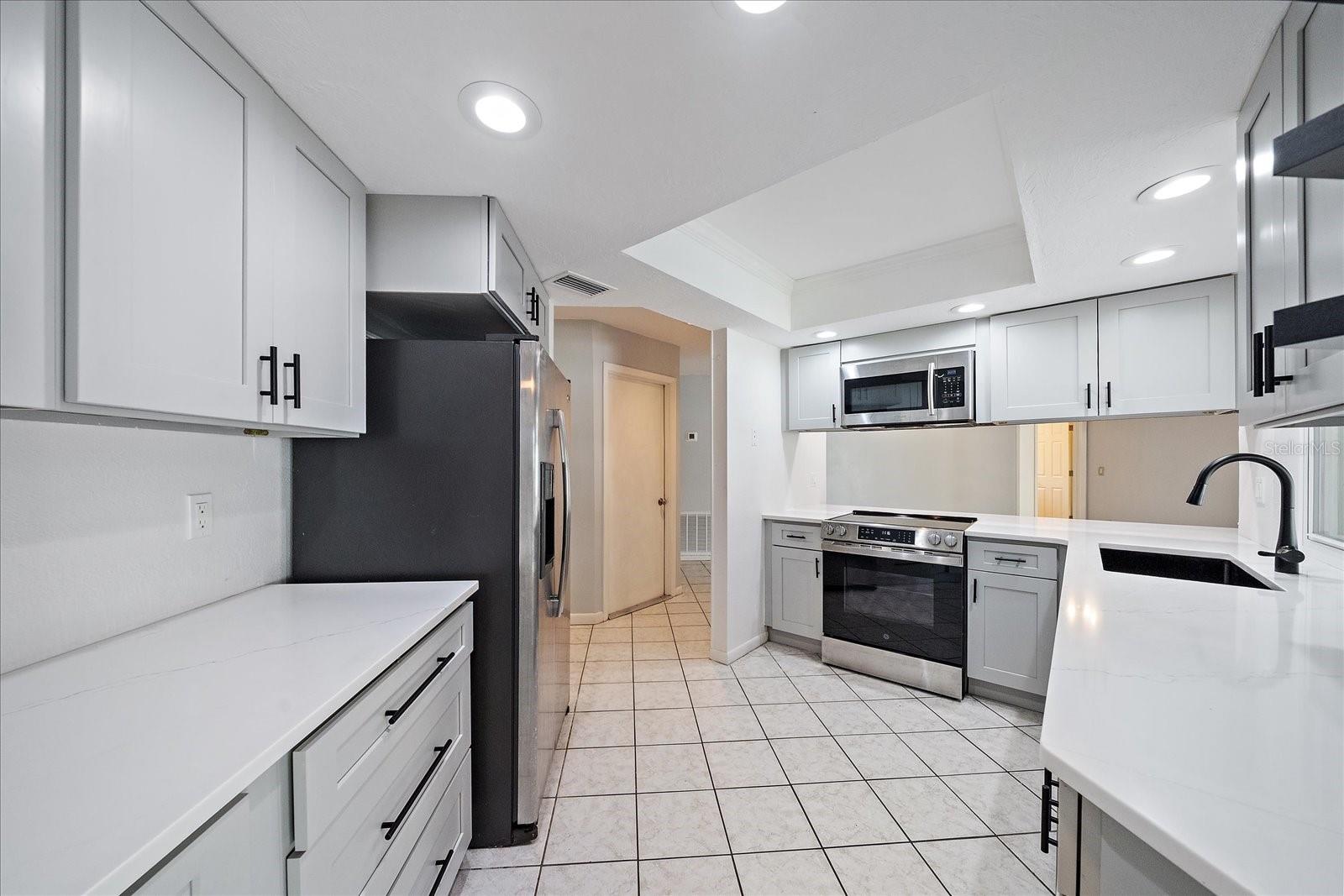 6416 SAMOA DR, SARASOTA, FL, 34241