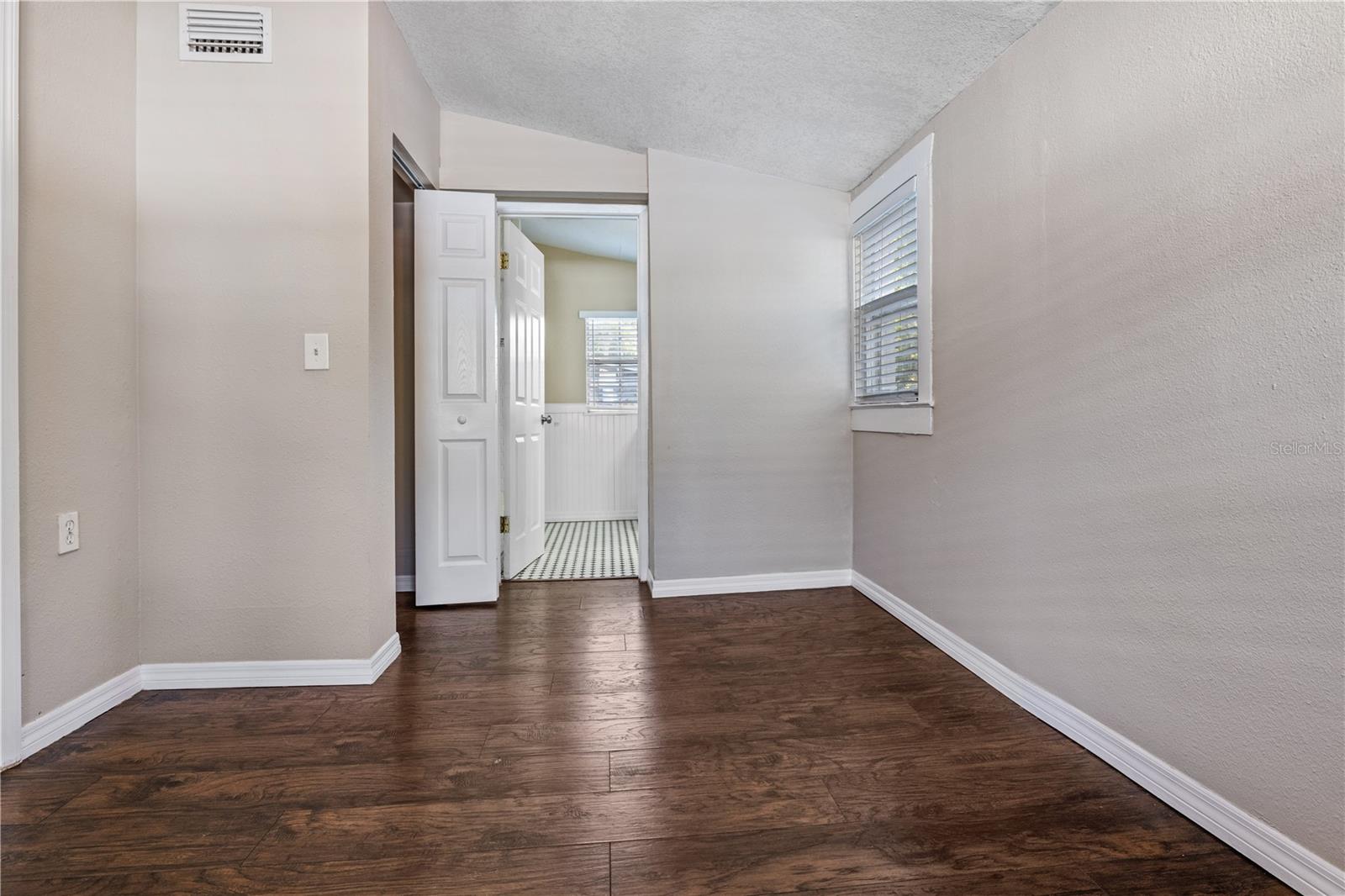 1209 E IDA ST, TAMPA, FL, 33603