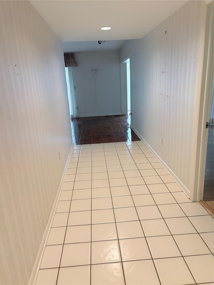 14111 CYPRESS CIR, TAMPA, FL, 33618
