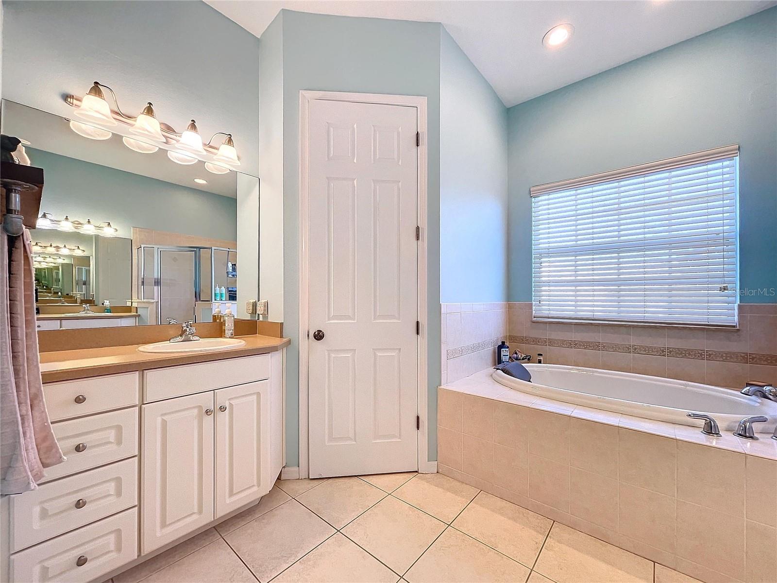 5825 HIGH RIDGE LOOP, LAKELAND, FL, 33812