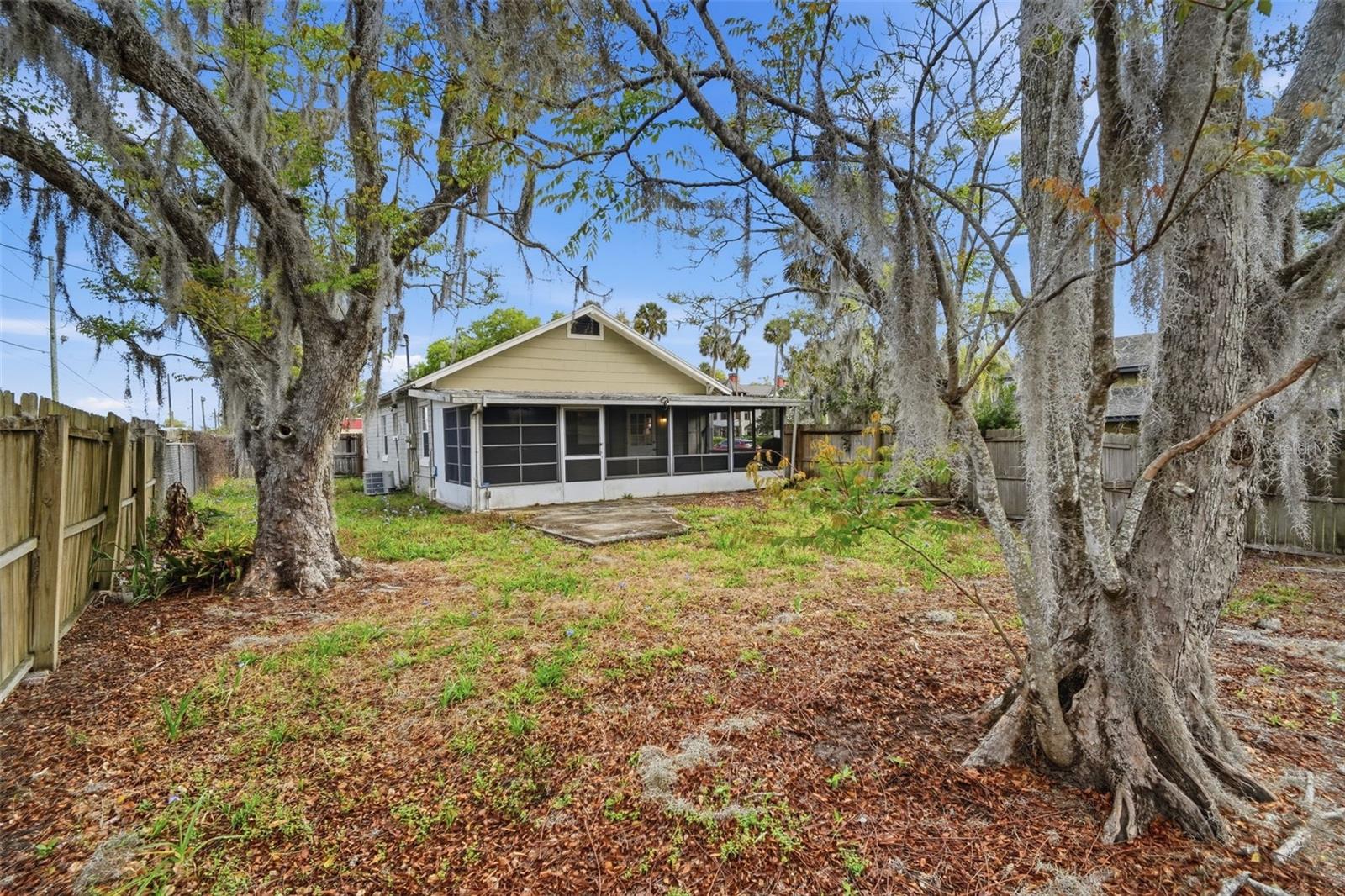 1030 CAMPHOR LN, DELAND, FL, 32720