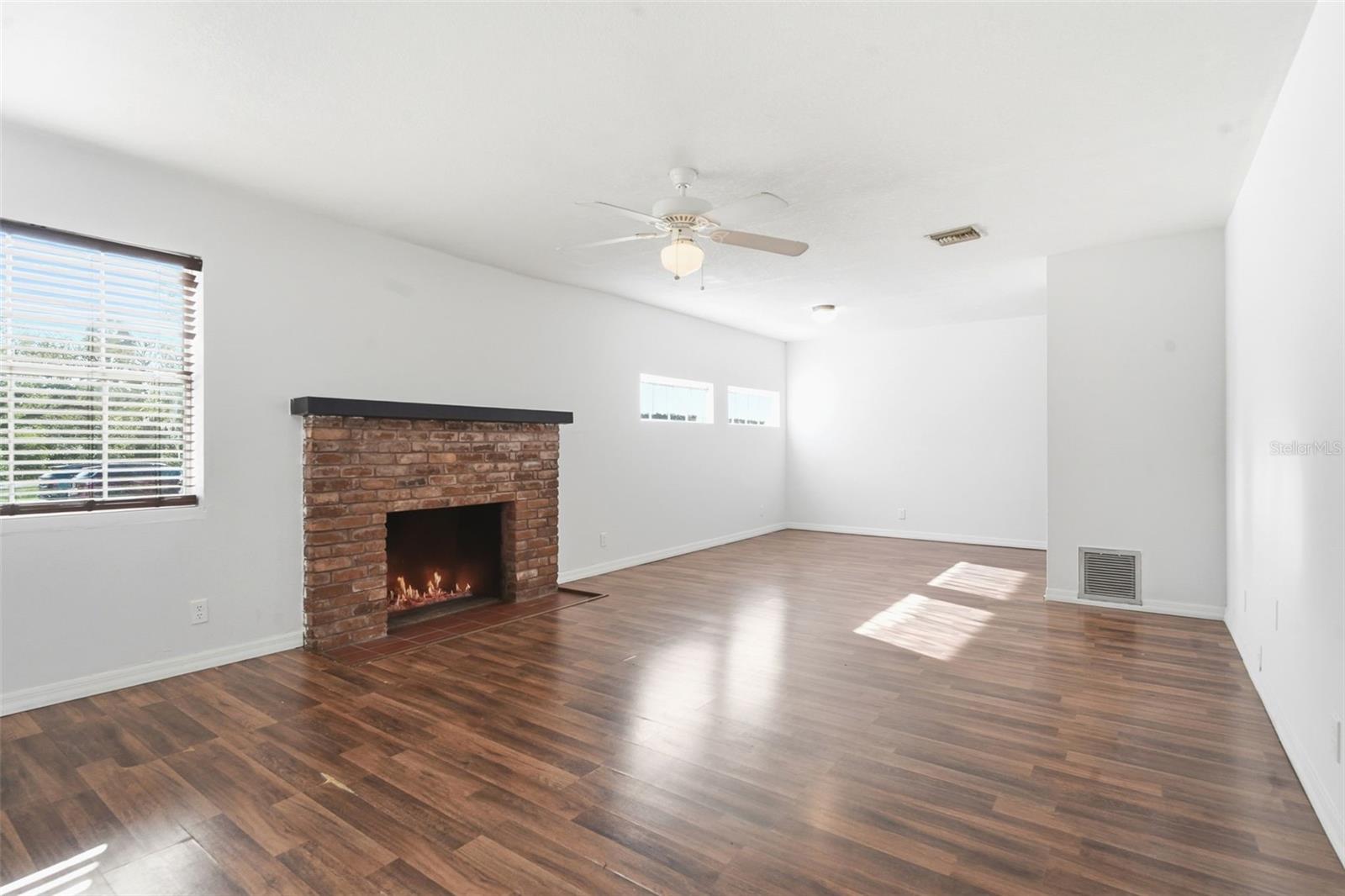 1030 CAMPHOR LN, DELAND, FL, 32720