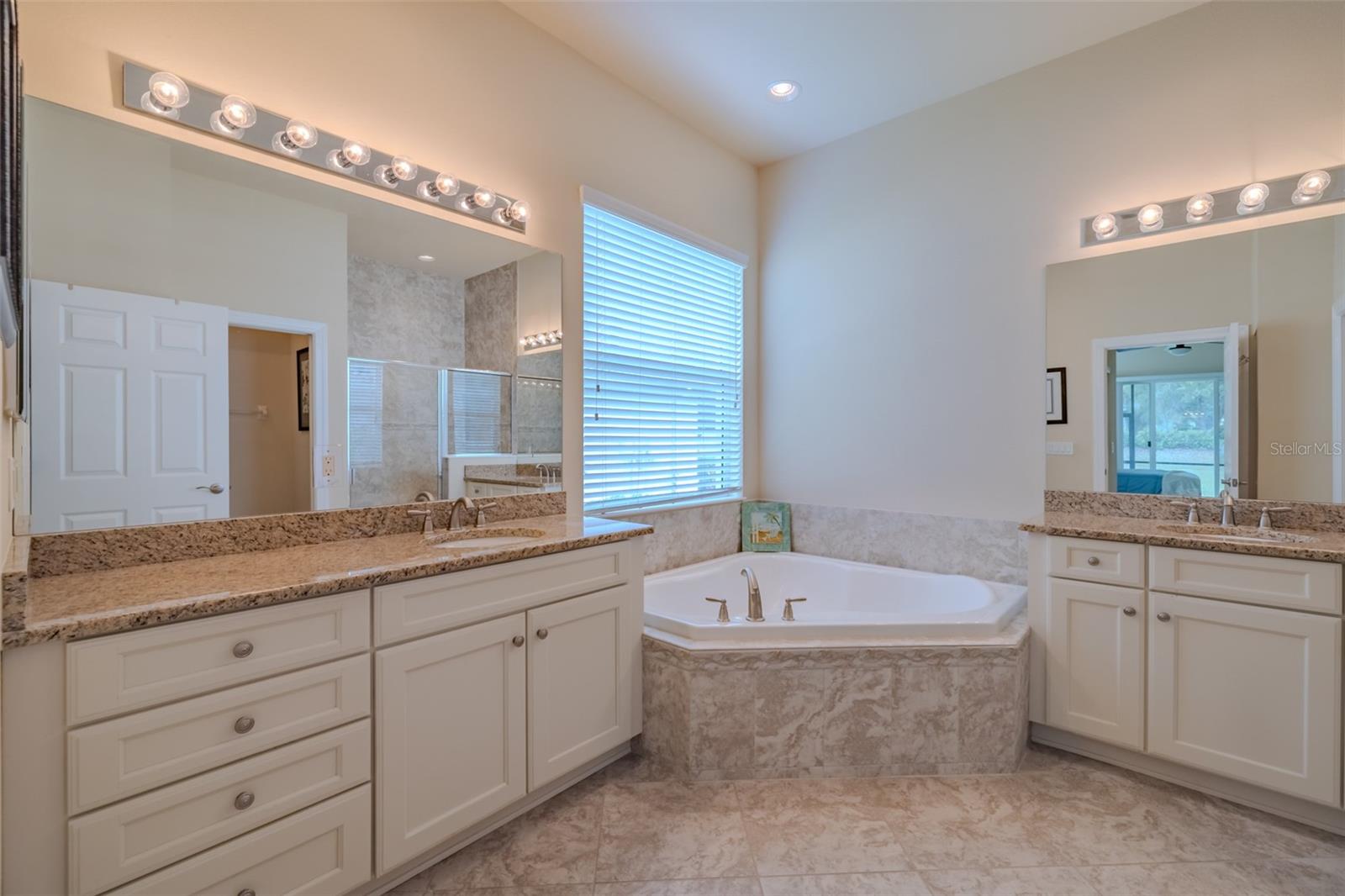 16020 GOLDEN LAKES DR, WIMAUMA, FL, 33598