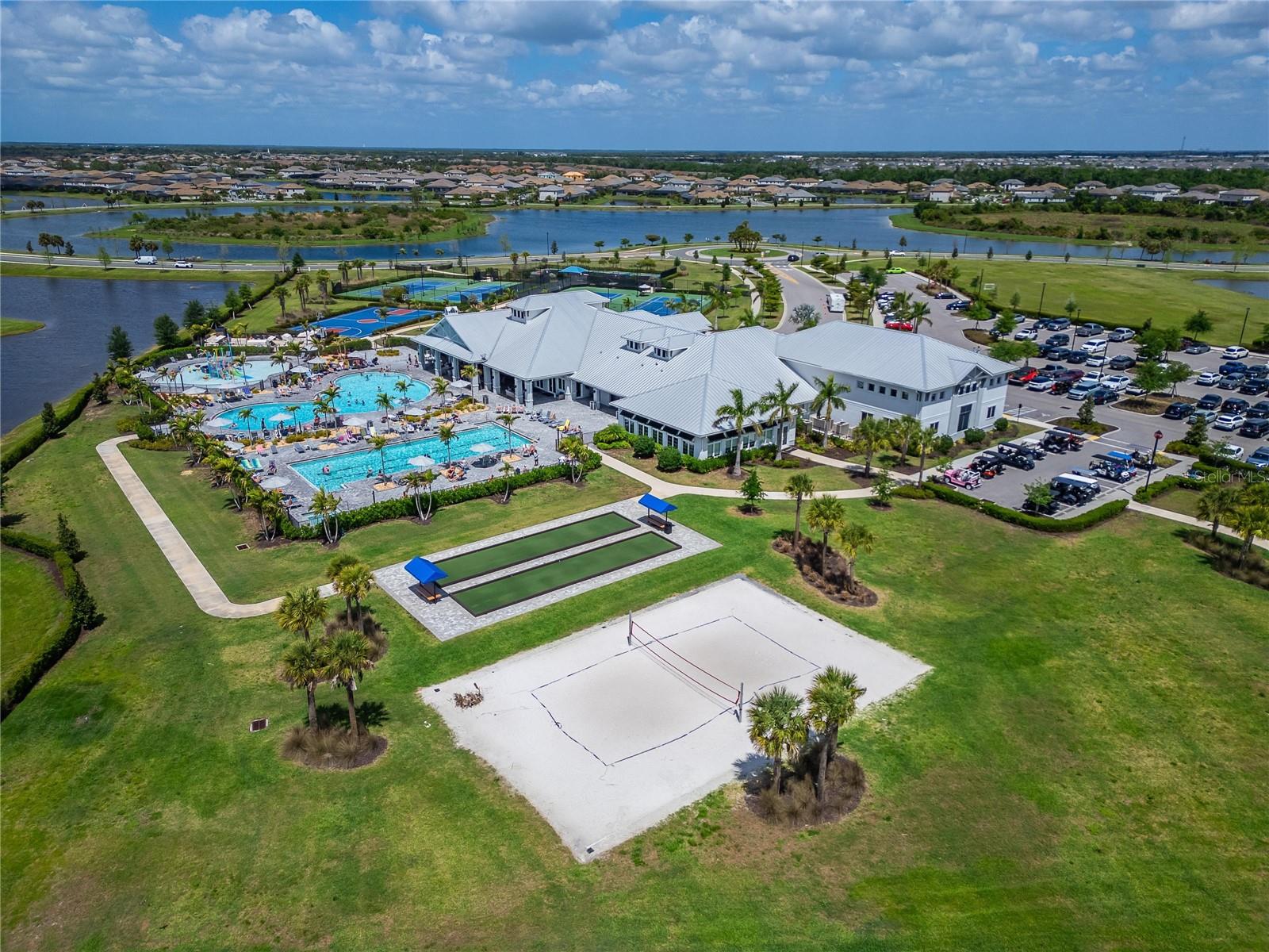 15713 SUNNY DAY DR, BRADENTON, FL, 34211