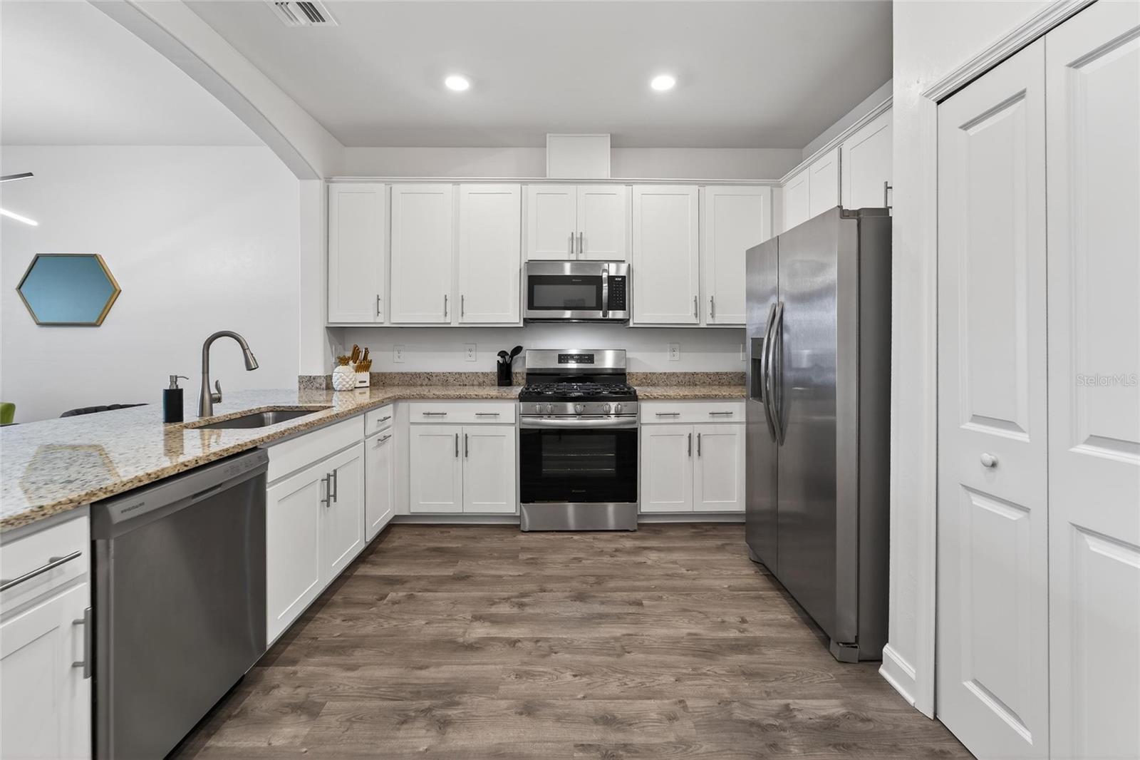15713 SUNNY DAY DR, BRADENTON, FL, 34211