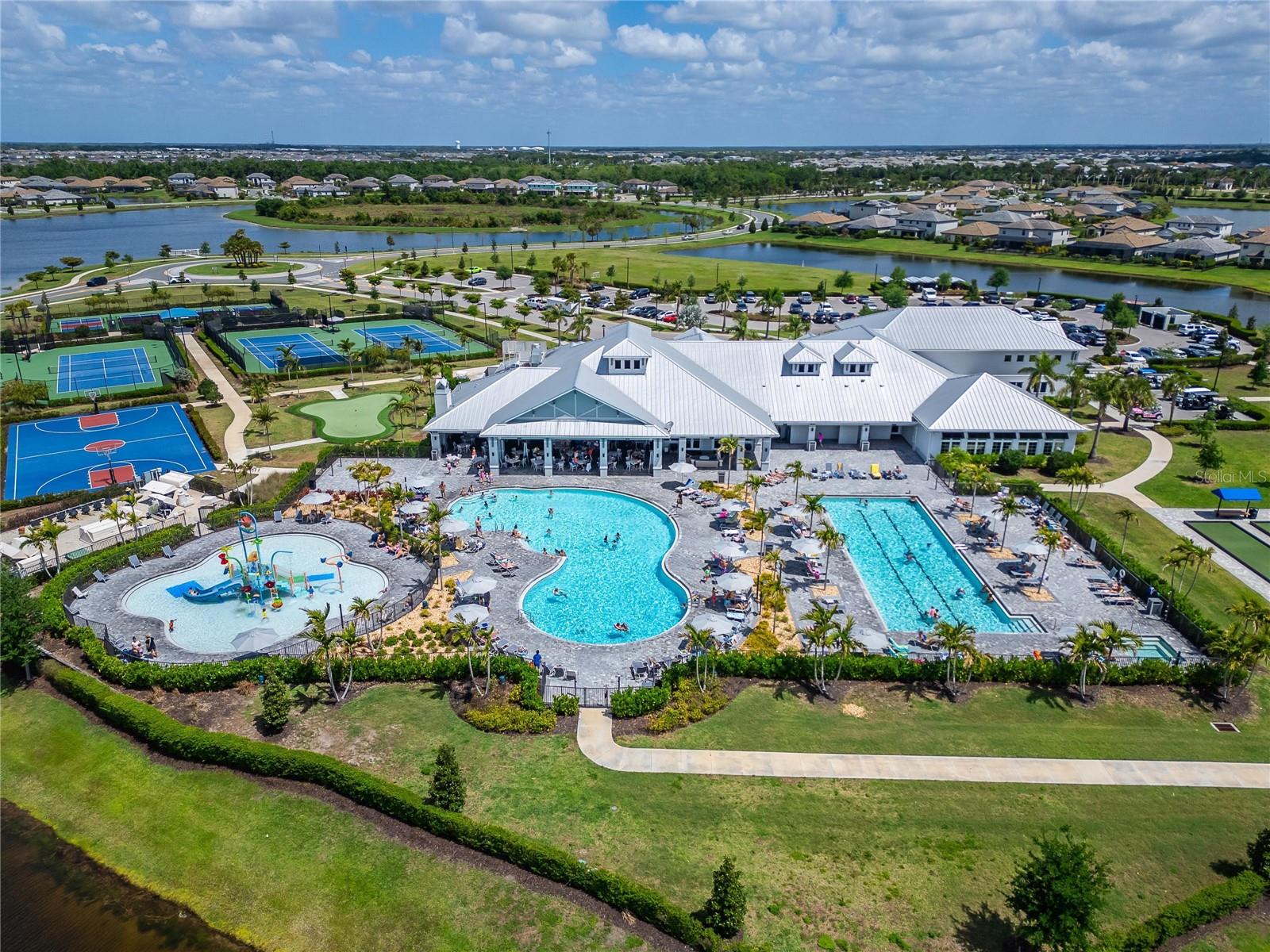 15713 SUNNY DAY DR, BRADENTON, FL, 34211