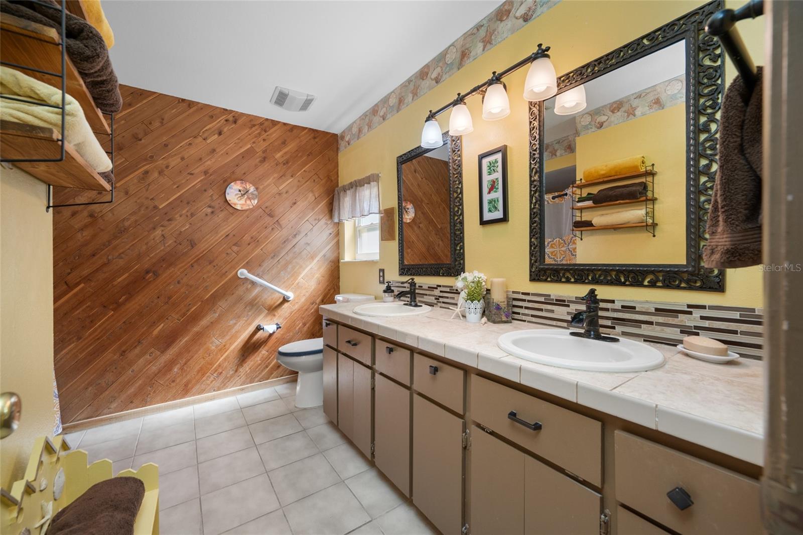 2424 OSPREY AVE, PALM HARBOR, FL, 34683
