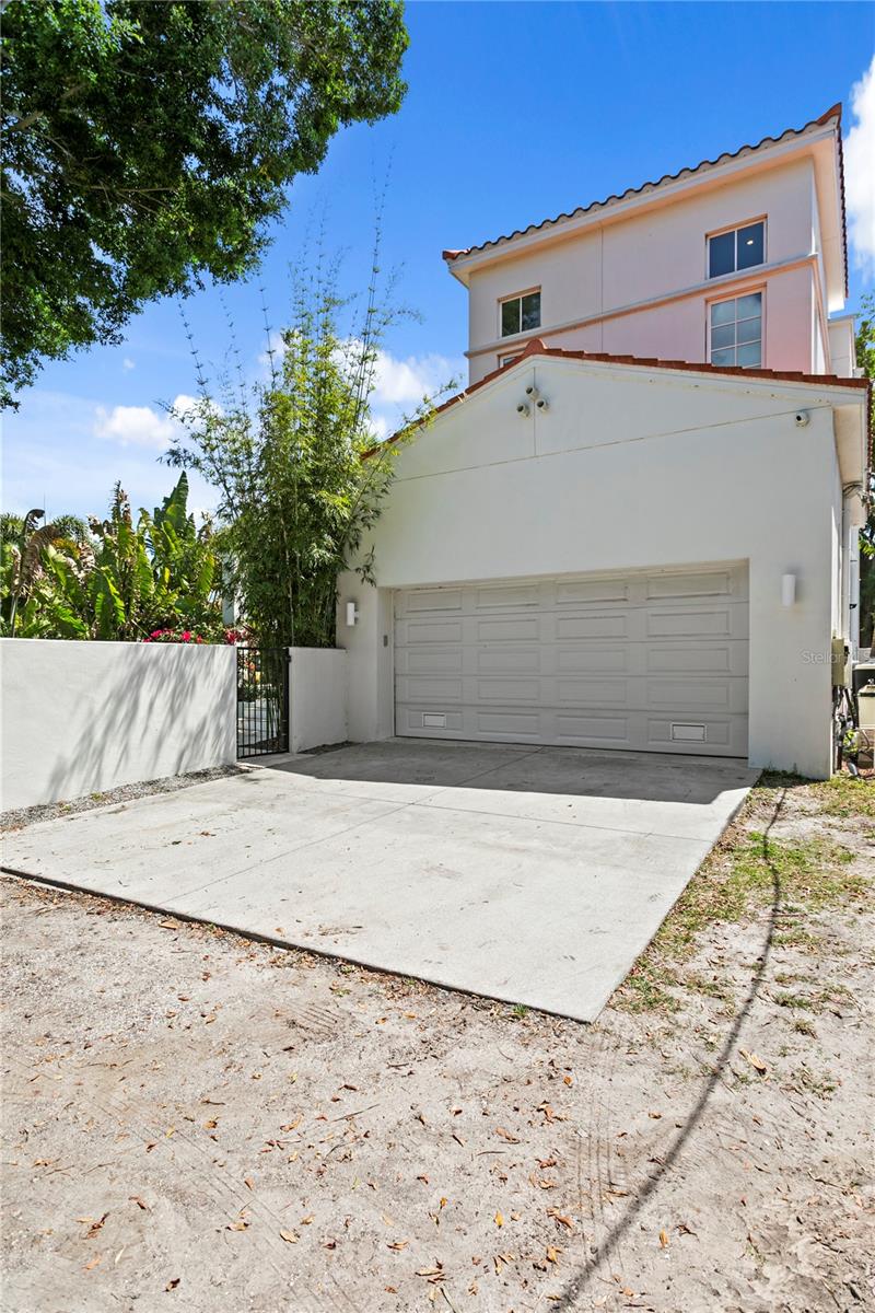 325 22ND AVE NE, ST PETERSBURG, FL, 33704