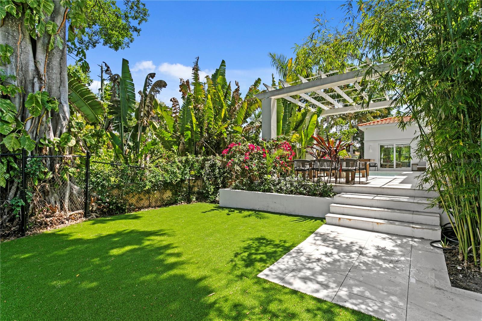 325 22ND AVE NE, ST PETERSBURG, FL, 33704