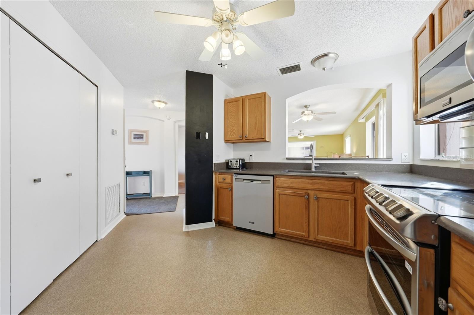 741 HERNANDEZ DR, THE VILLAGES, FL, 32159