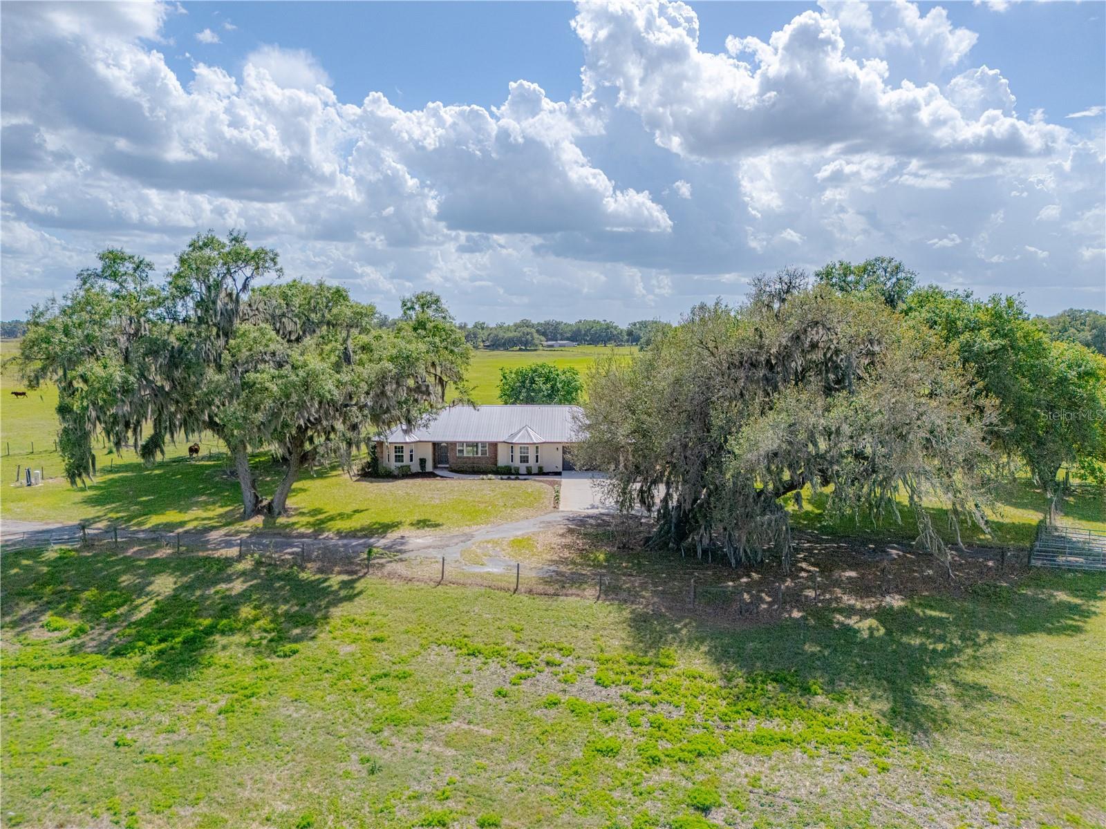 8197 CR 736, CENTER HILL, FL, 33514