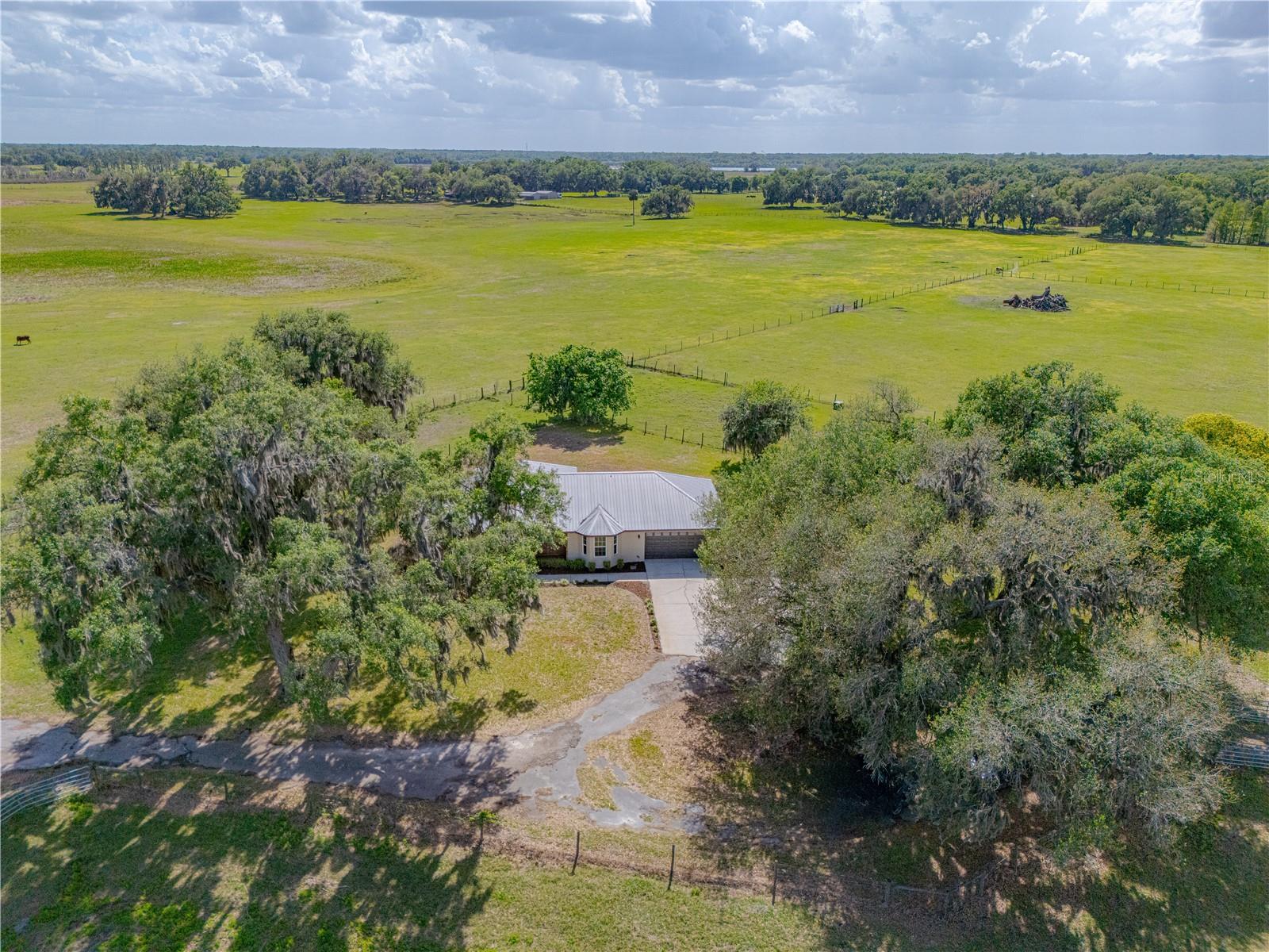 8197 CR 736, CENTER HILL, FL, 33514