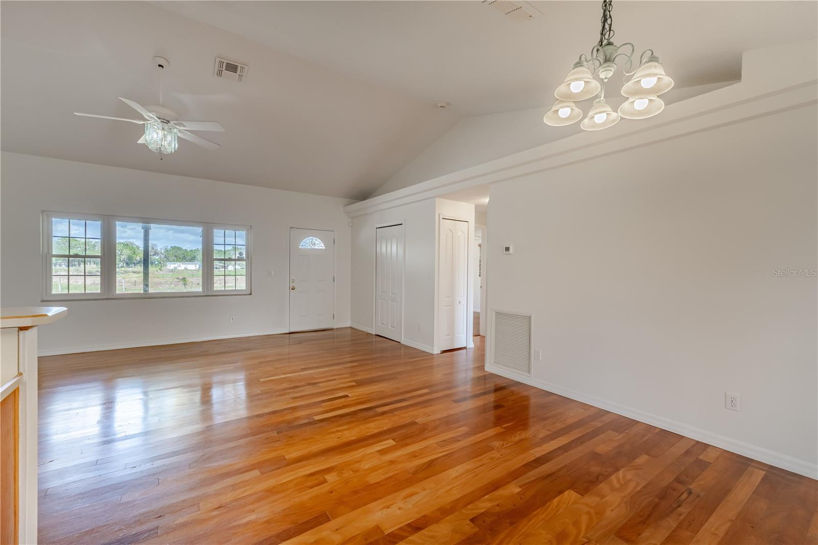8197 CR 736, CENTER HILL, FL, 33514