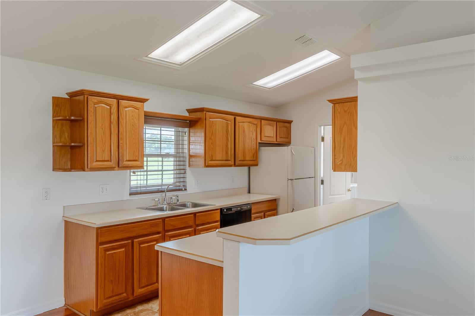 8197 CR 736, CENTER HILL, FL, 33514