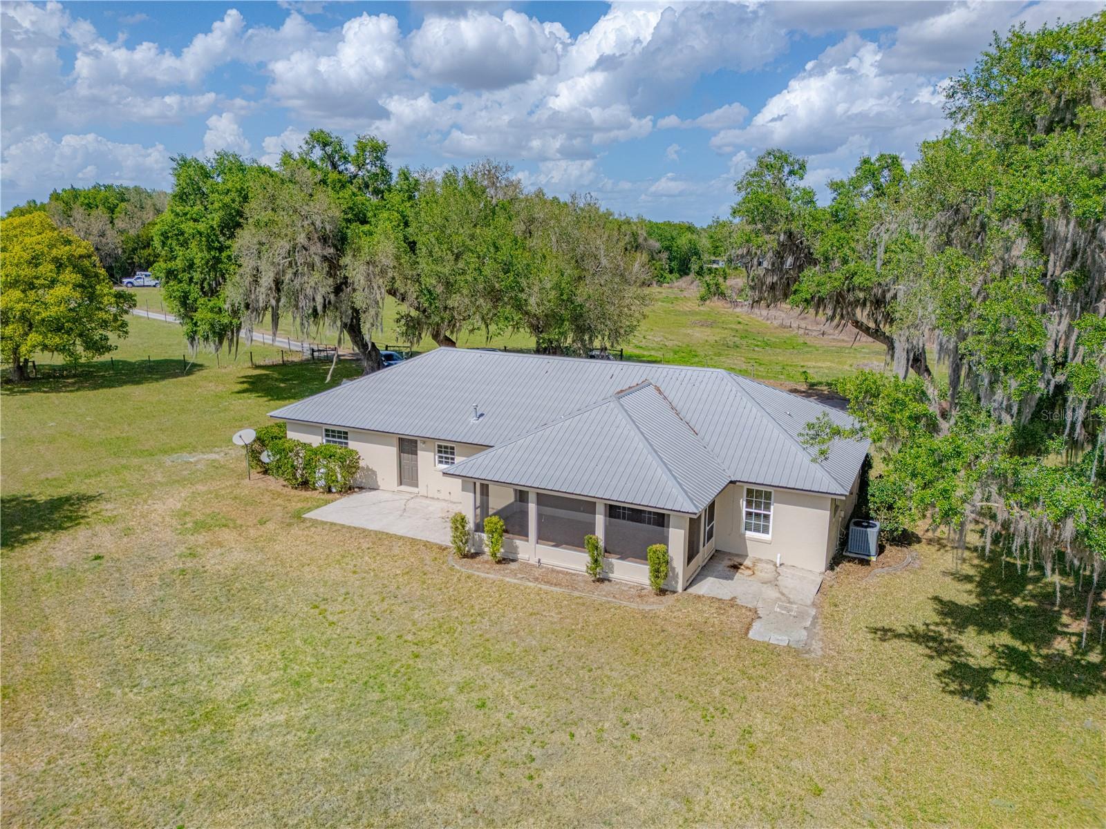 8197 CR 736, CENTER HILL, FL, 33514