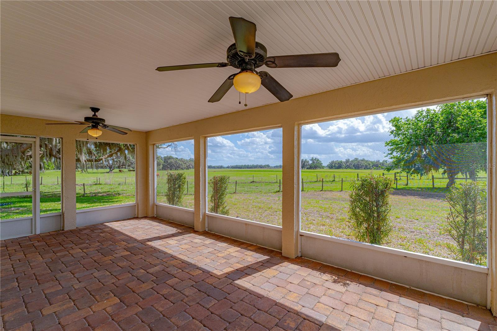8197 CR 736, CENTER HILL, FL, 33514
