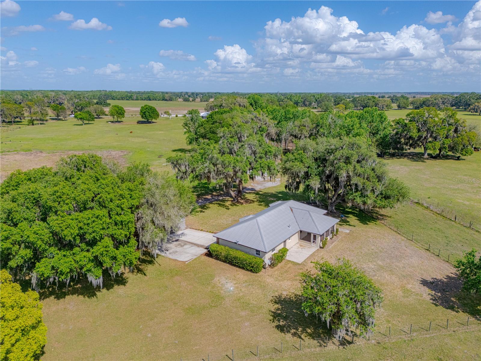 8197 CR 736, CENTER HILL, FL, 33514