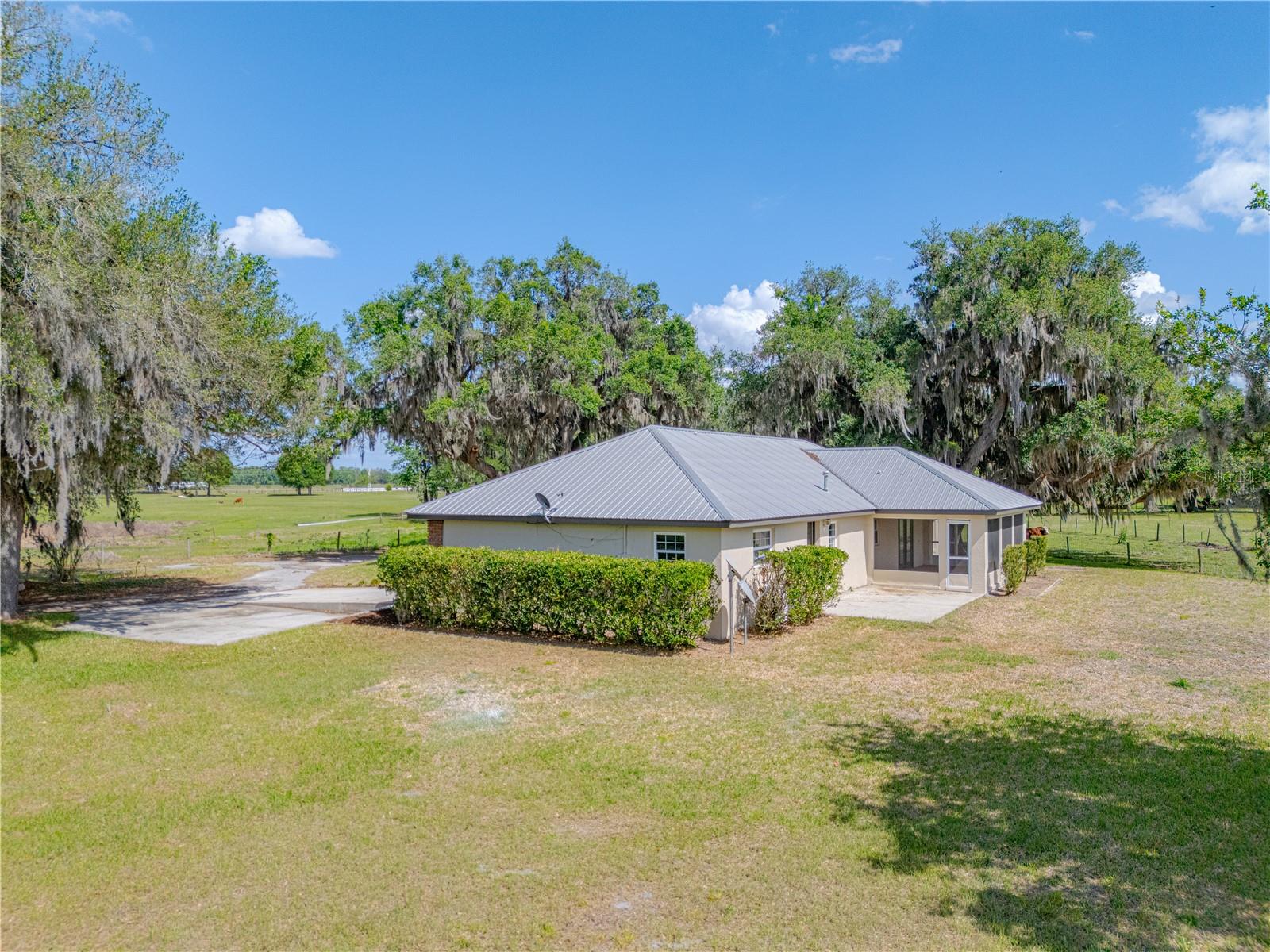 8197 CR 736, CENTER HILL, FL, 33514
