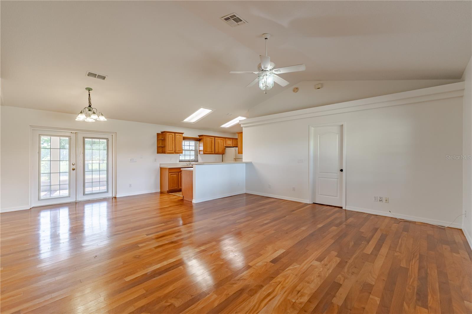 8197 CR 736, CENTER HILL, FL, 33514
