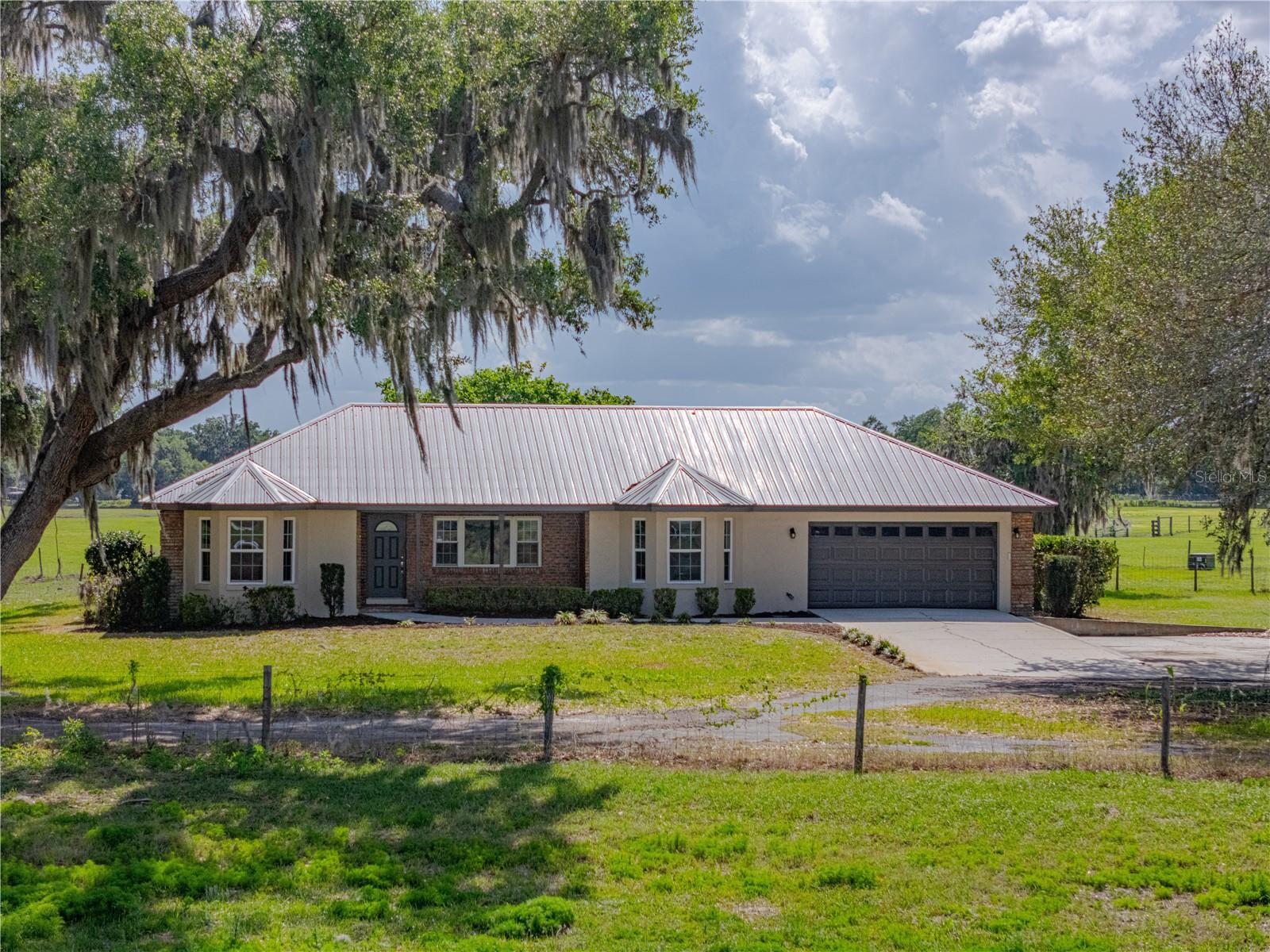 8197 CR 736, CENTER HILL, FL, 33514