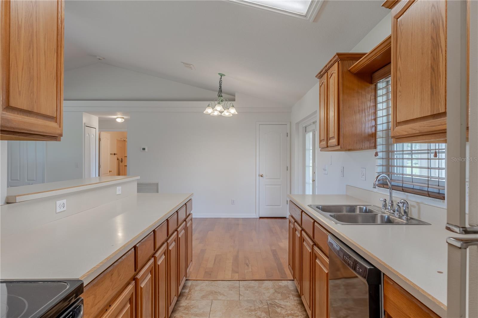 8197 CR 736, CENTER HILL, FL, 33514