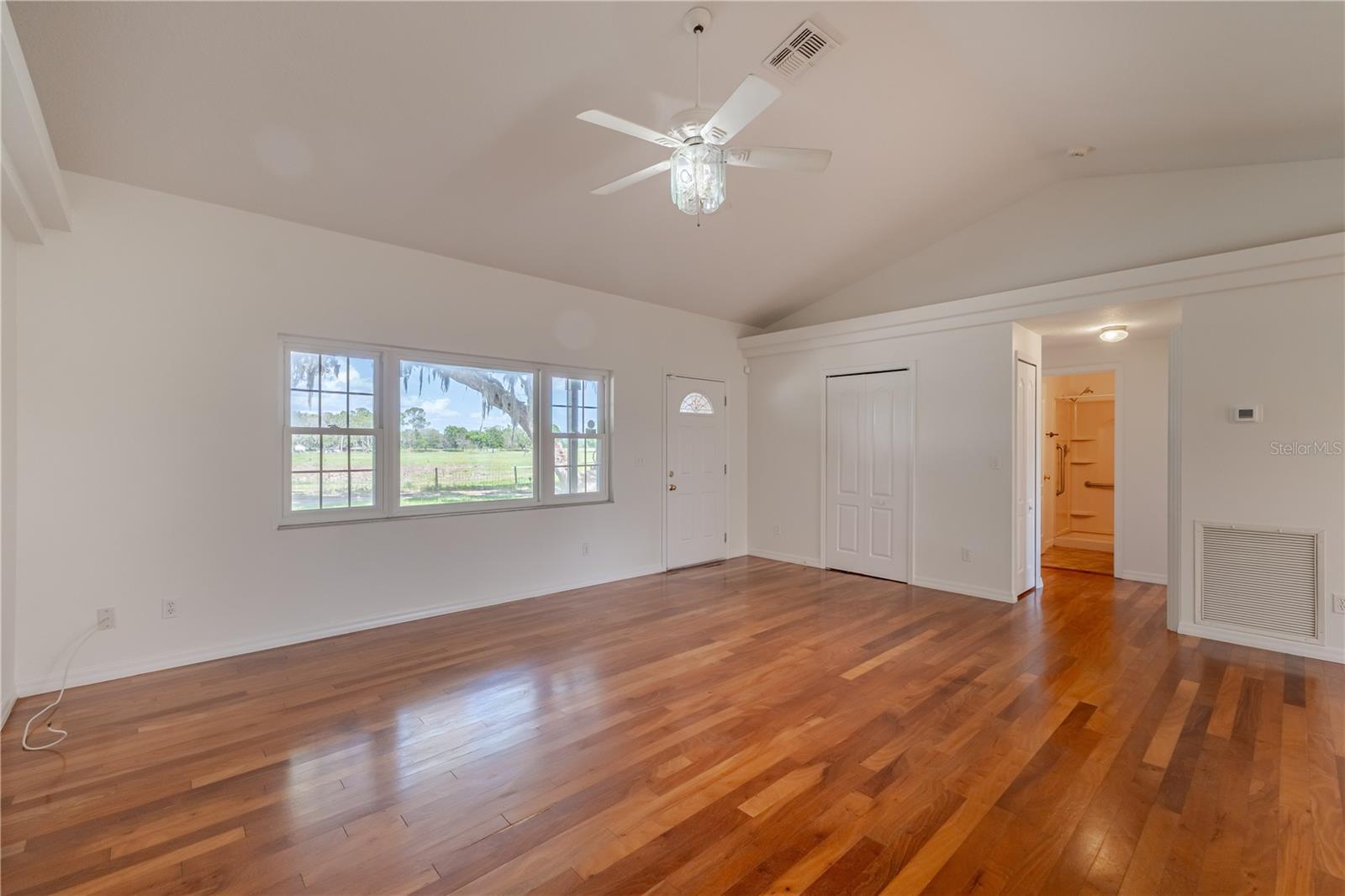 8197 CR 736, CENTER HILL, FL, 33514