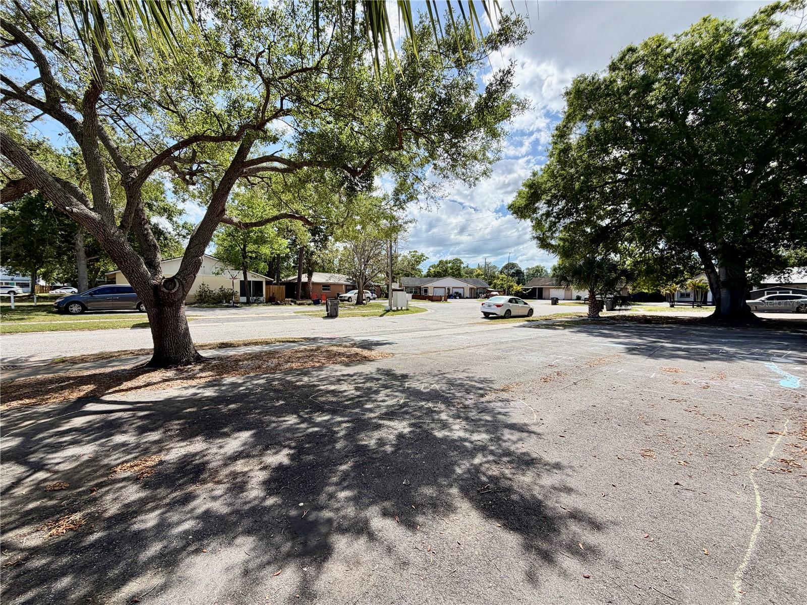 2761 62ND TER N #B, ST PETERSBURG, FL, 33702