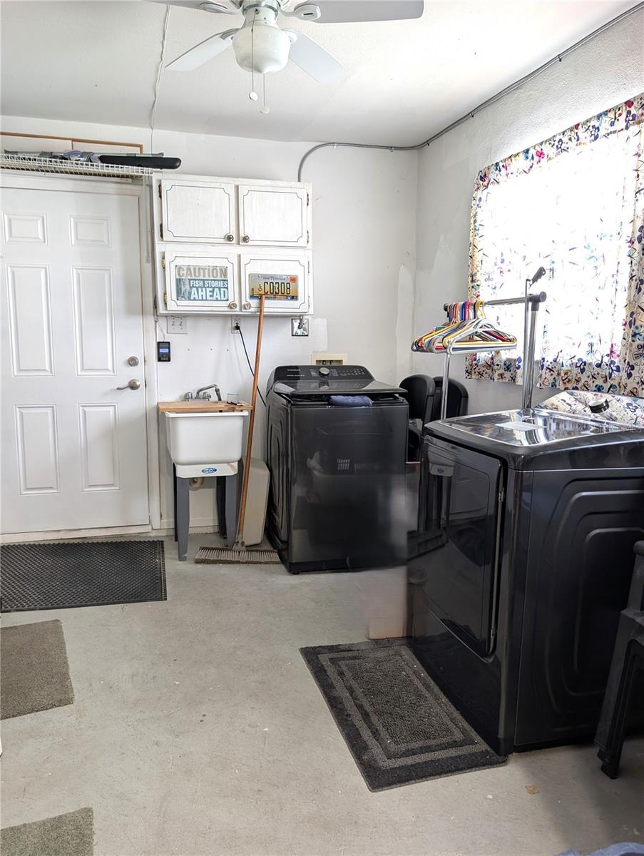 Laundry Area with Samsung Washer & Dryer (2019)