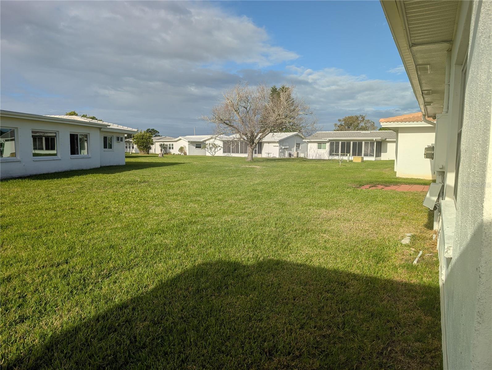 Spacious views of backyard