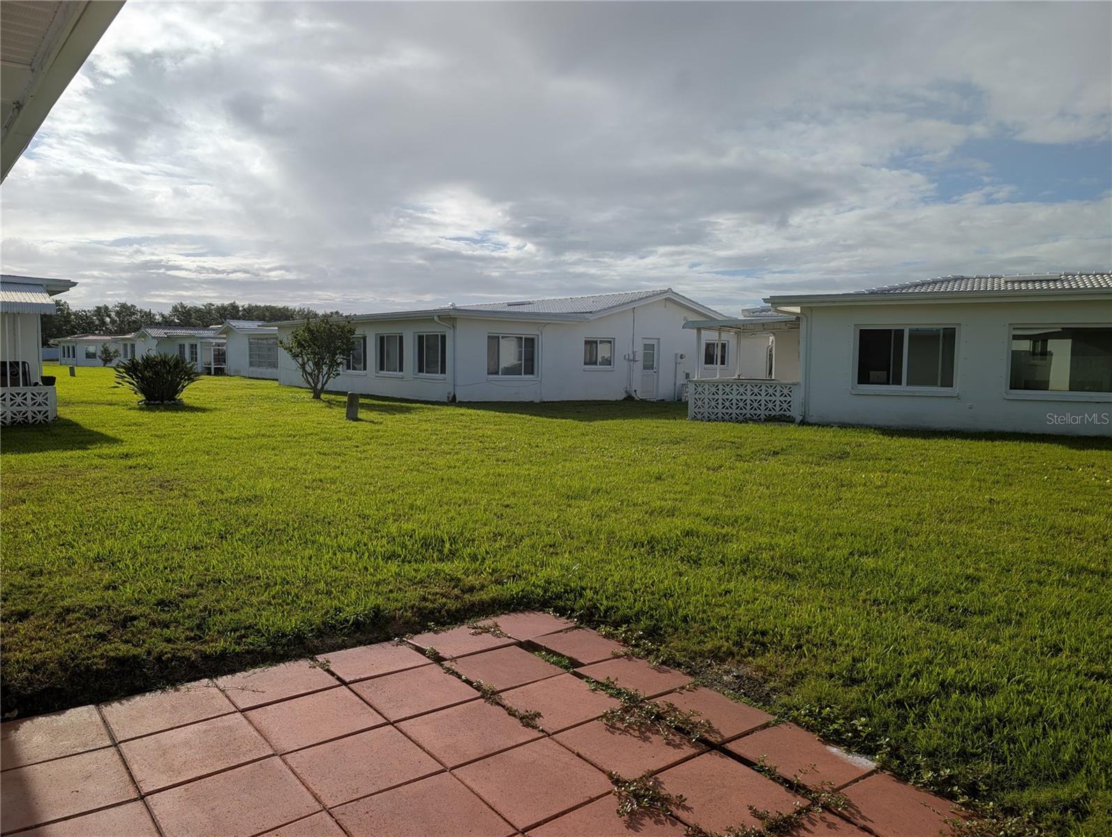 Spacious views of backyard