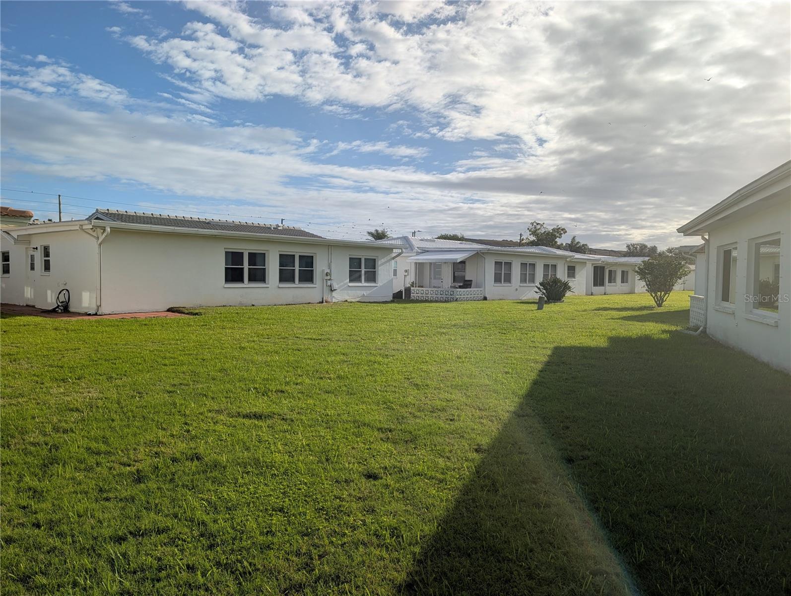 Spacious views of backyard
