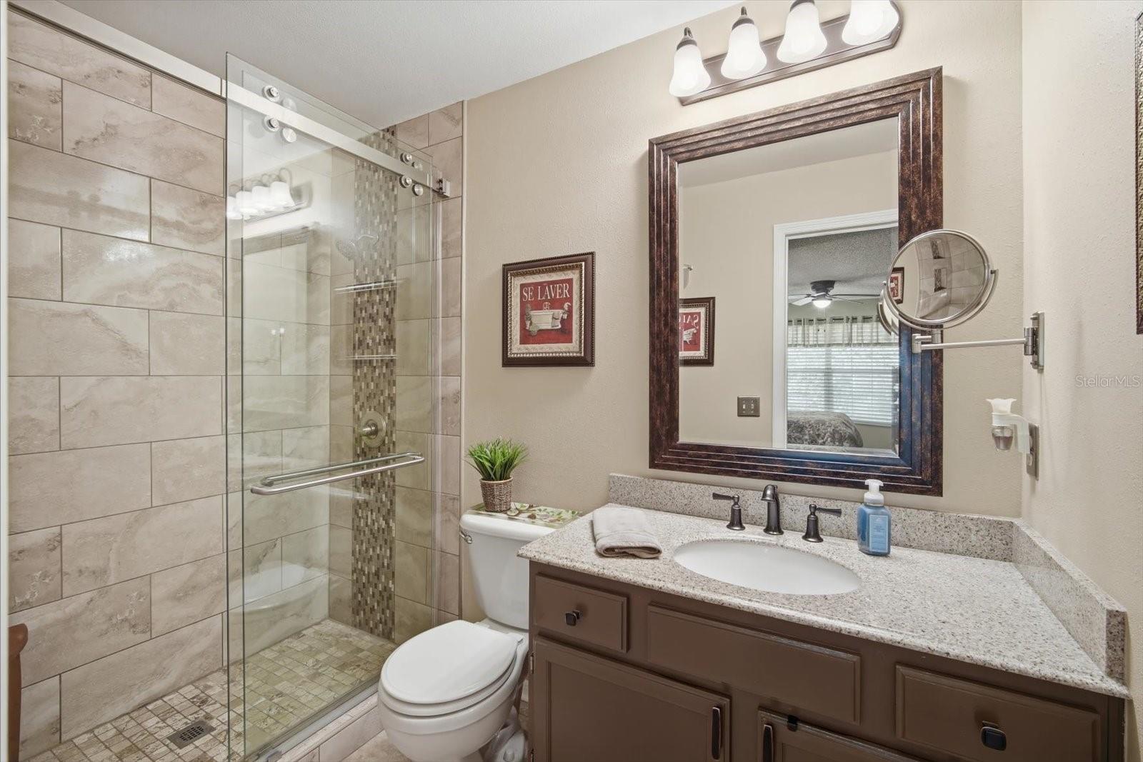 3213 VALLEY OAKS DR, TAMPA, FL, 33618