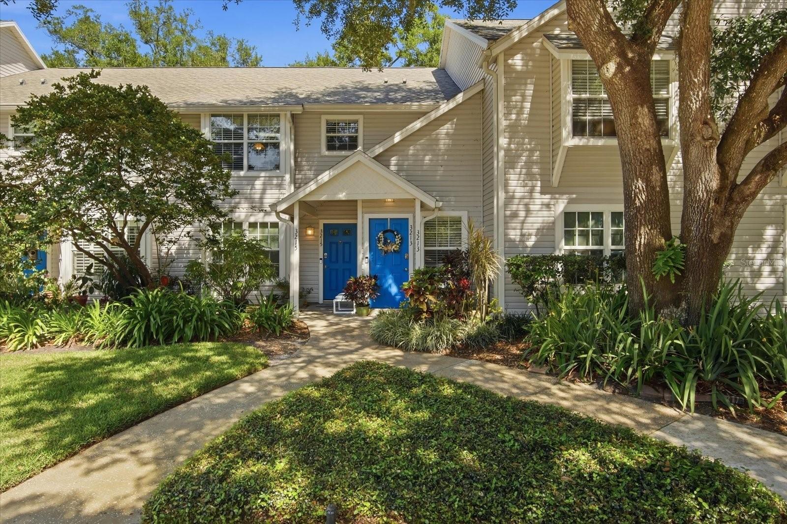 3213 VALLEY OAKS DR, TAMPA, FL, 33618