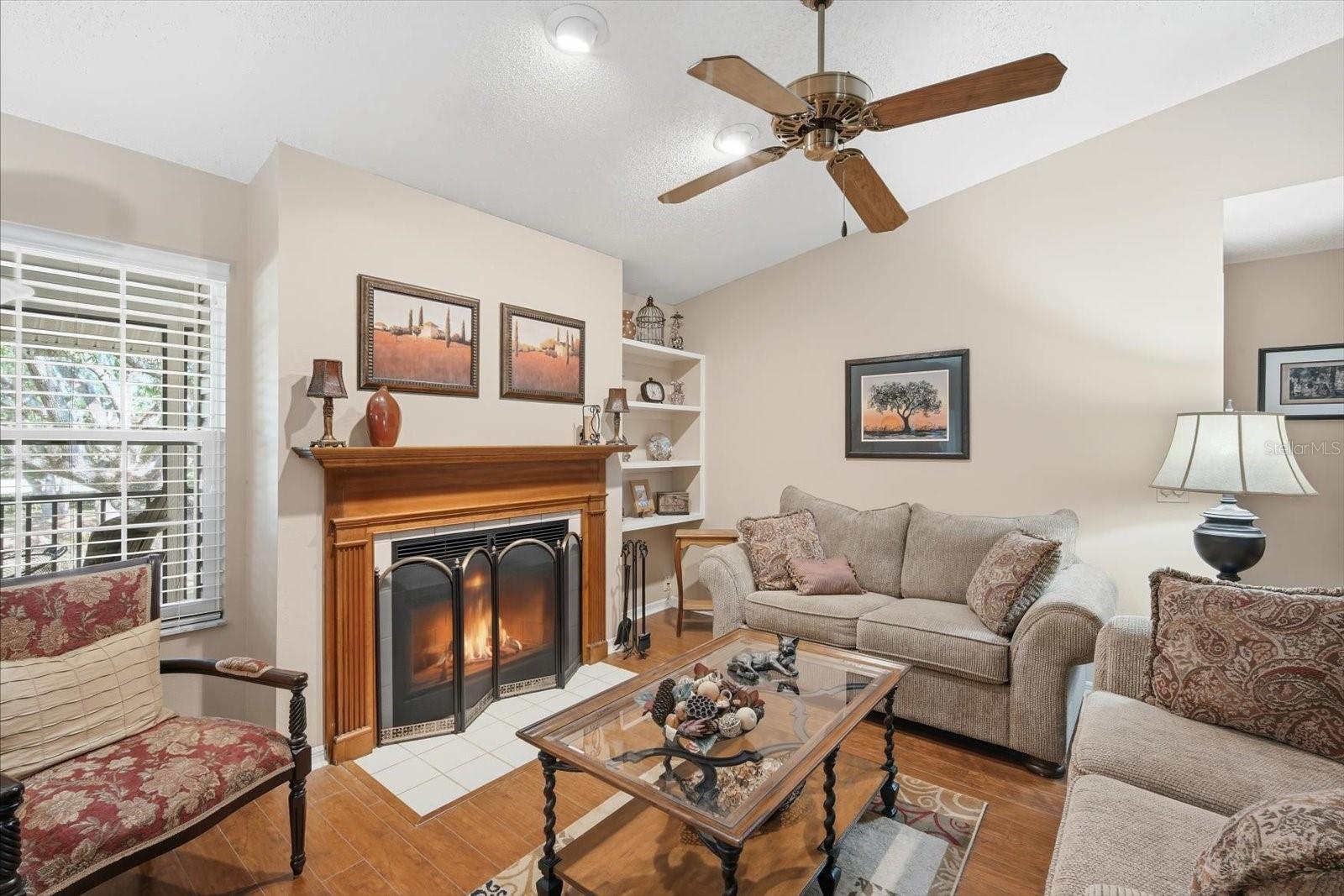 3213 VALLEY OAKS DR, TAMPA, FL, 33618