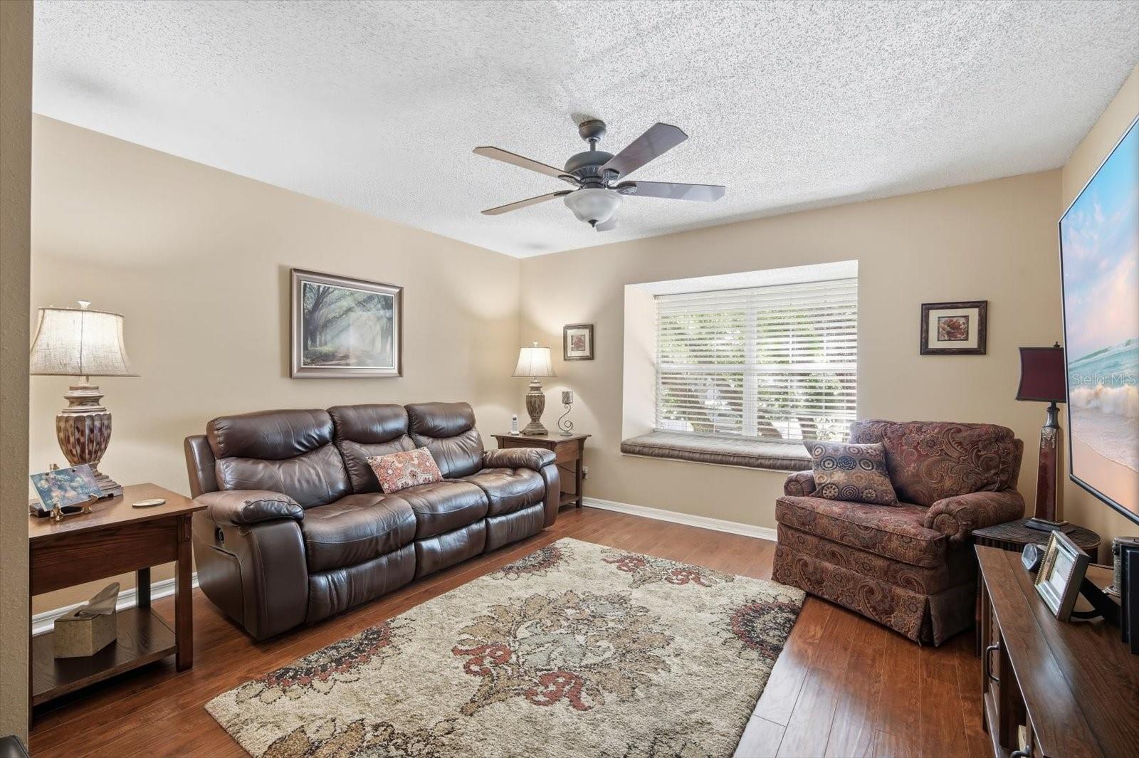 3213 VALLEY OAKS DR, TAMPA, FL, 33618