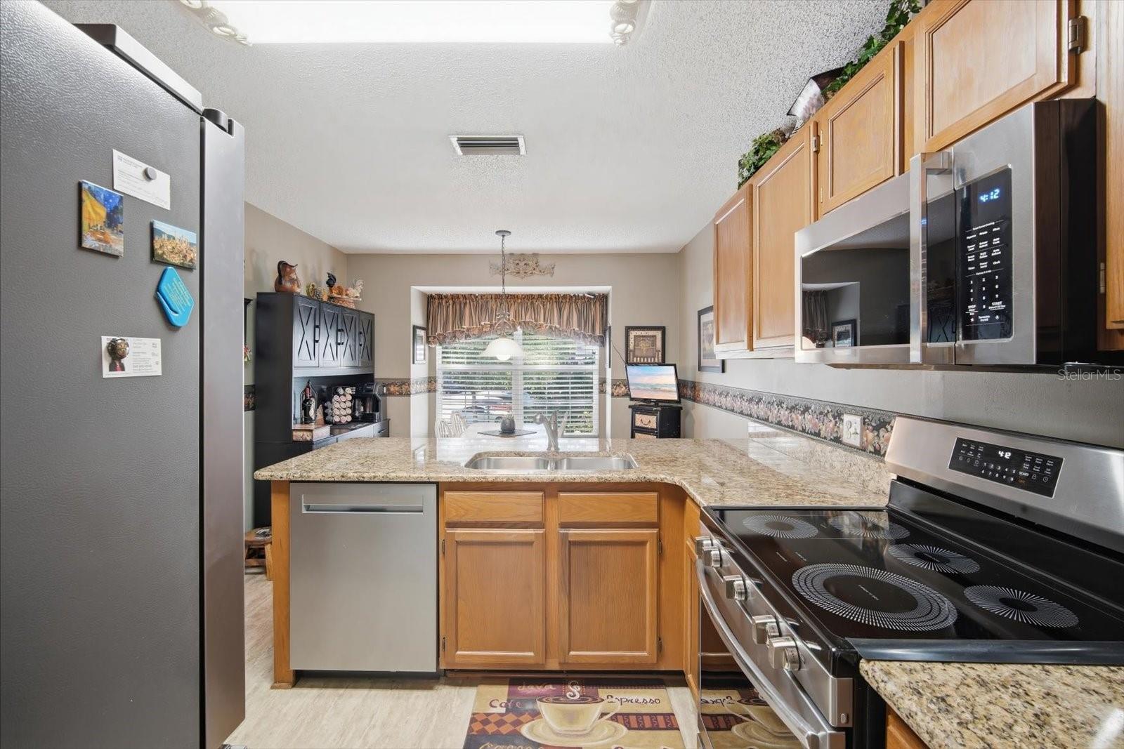 3213 VALLEY OAKS DR, TAMPA, FL, 33618