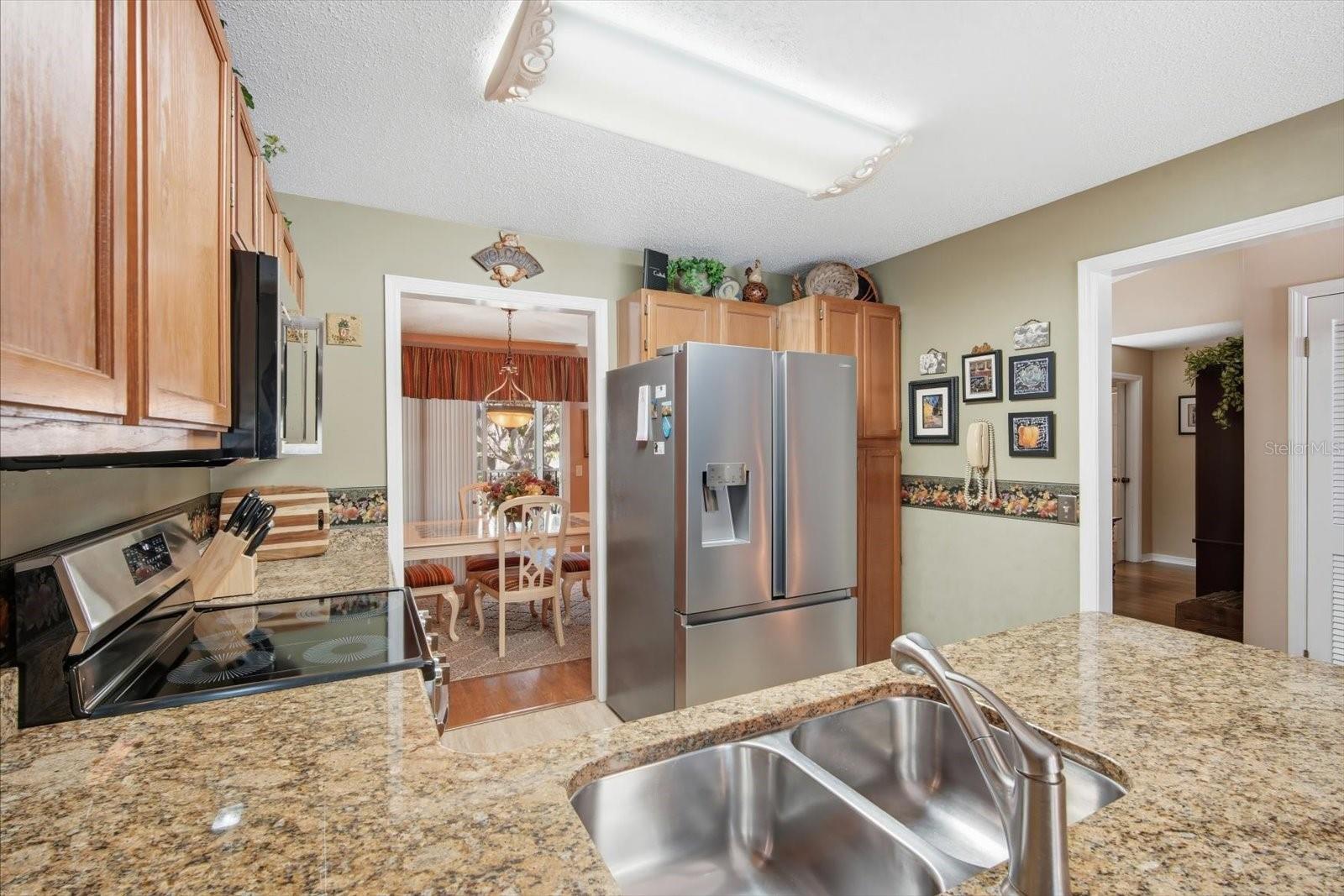 3213 VALLEY OAKS DR, TAMPA, FL, 33618