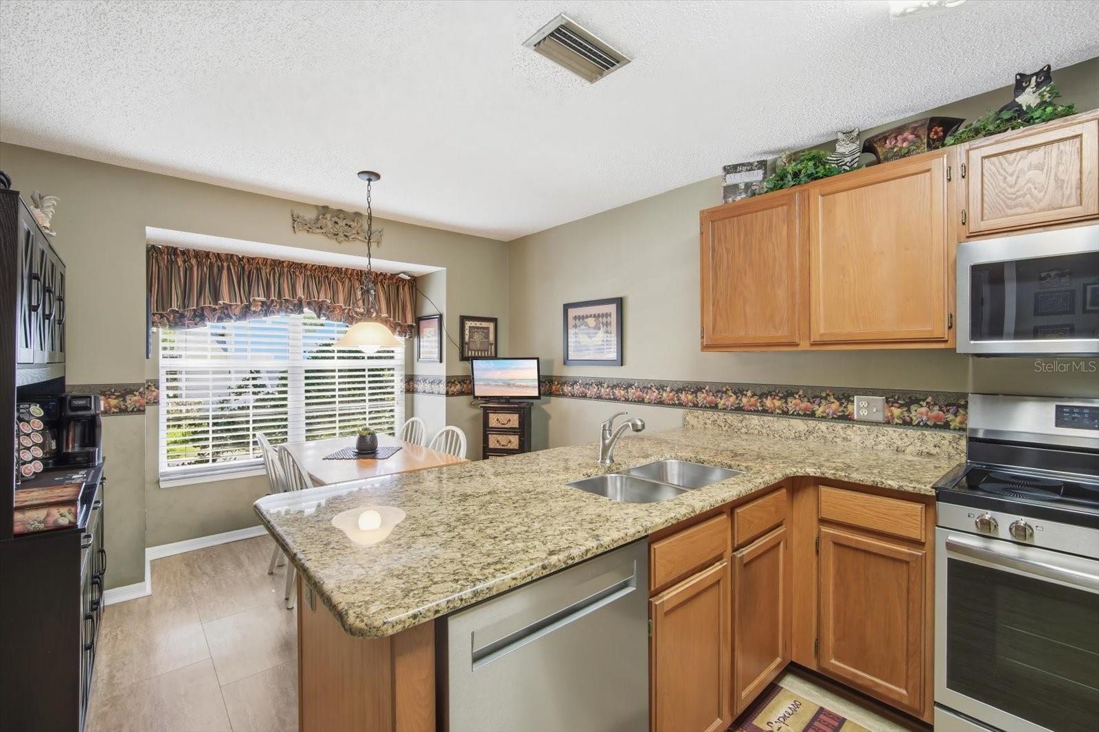 3213 VALLEY OAKS DR, TAMPA, FL, 33618