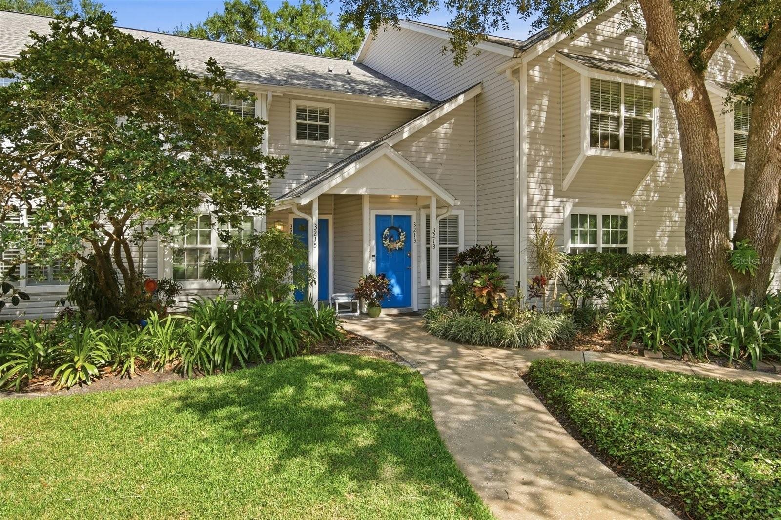 3213 VALLEY OAKS DR, TAMPA, FL, 33618